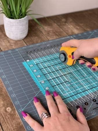Creative Grids Self- Healing Cutting Mat 24" x 36" CGRMAT2436