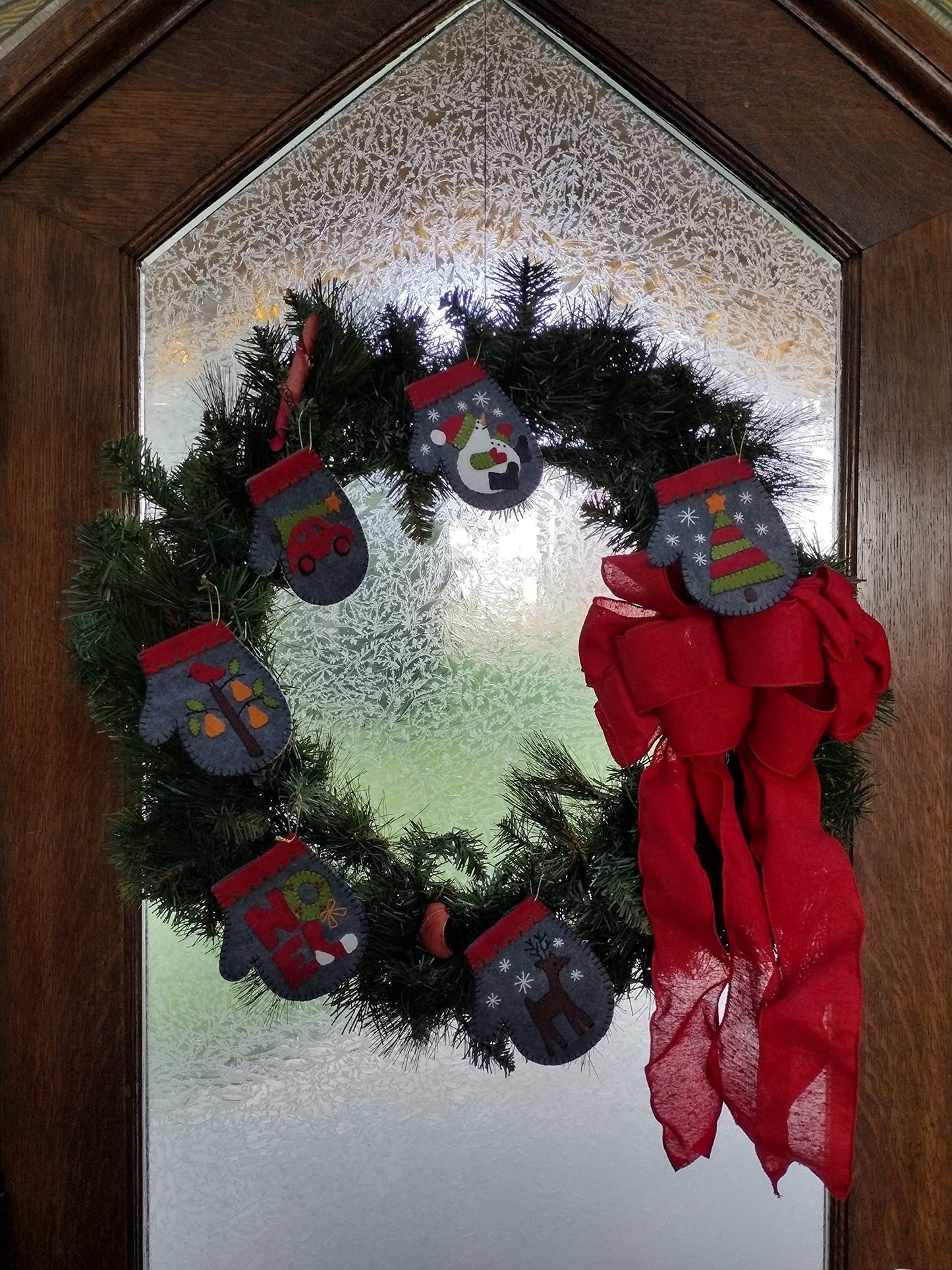 Charcoal Mittens | Felt Applique Christmas Ornament Kit | 6 DIY Christmas Ornament Mittens | 4" x 4.5"