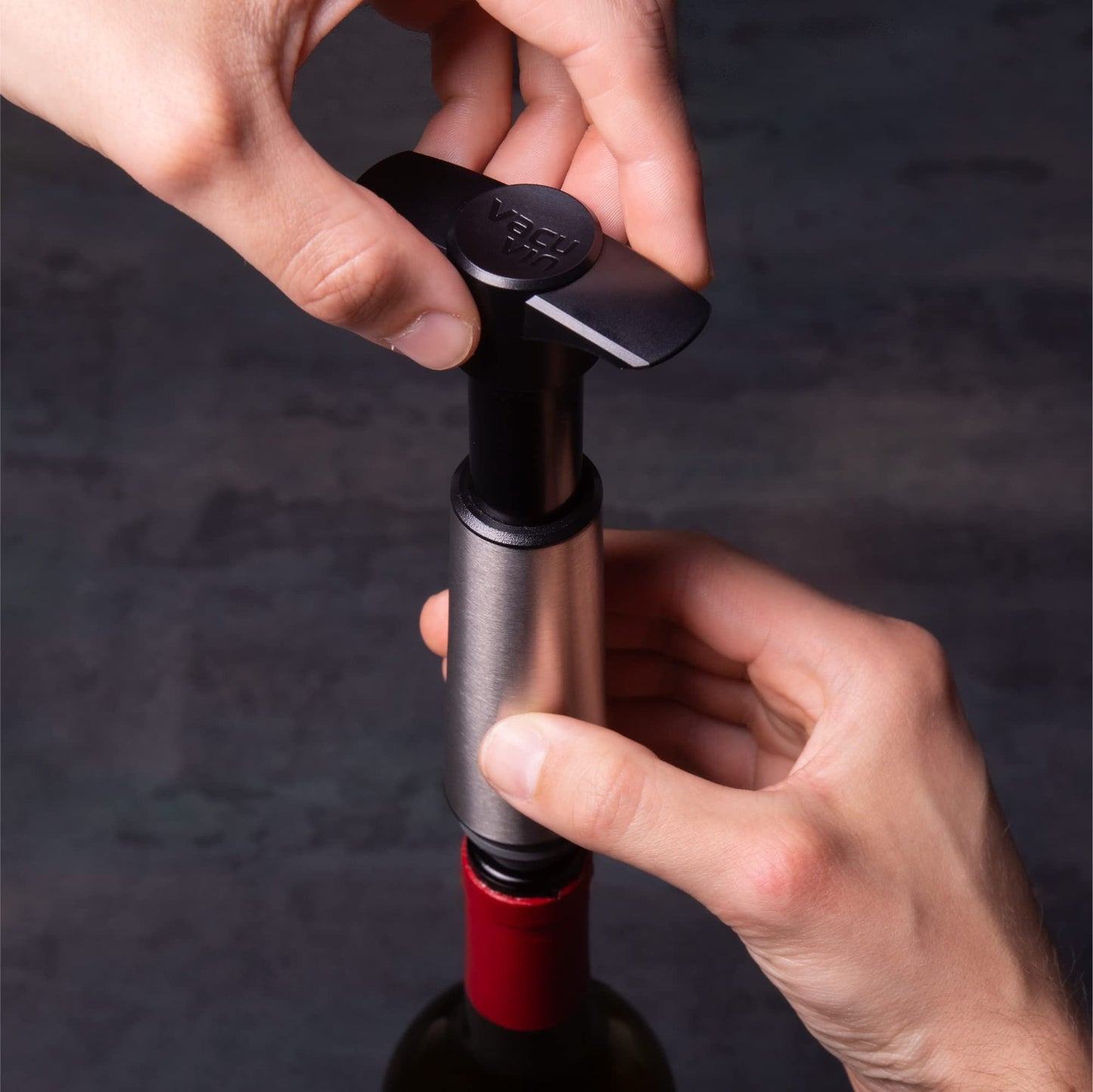 Vacu Vin Wine Saver Pump with Vacuum Stopper - Keeps Wine Fresh Up to 10 Days - Reusable - Made in Netherlands