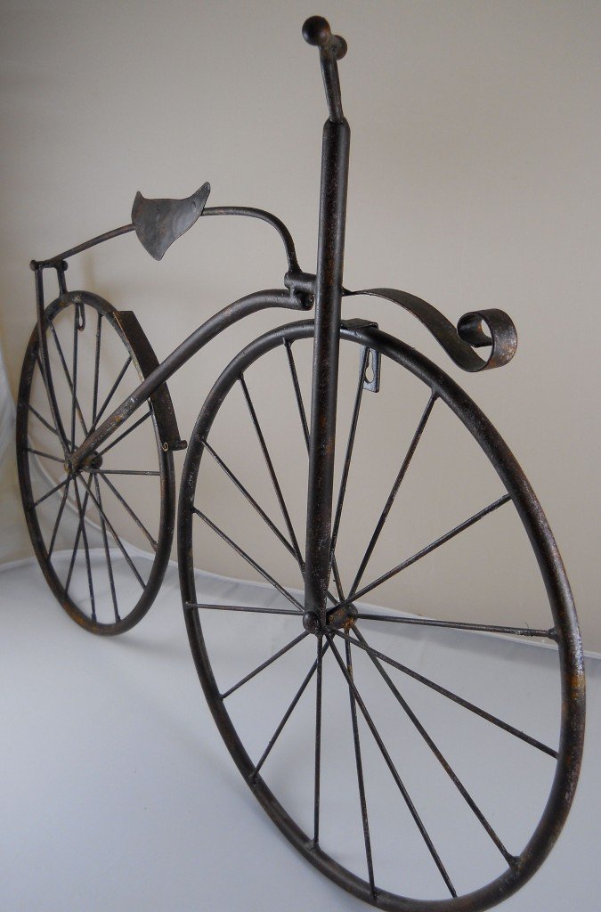 INsideOUT 25" Iron Antique Style Bicycle Wall Art Brown