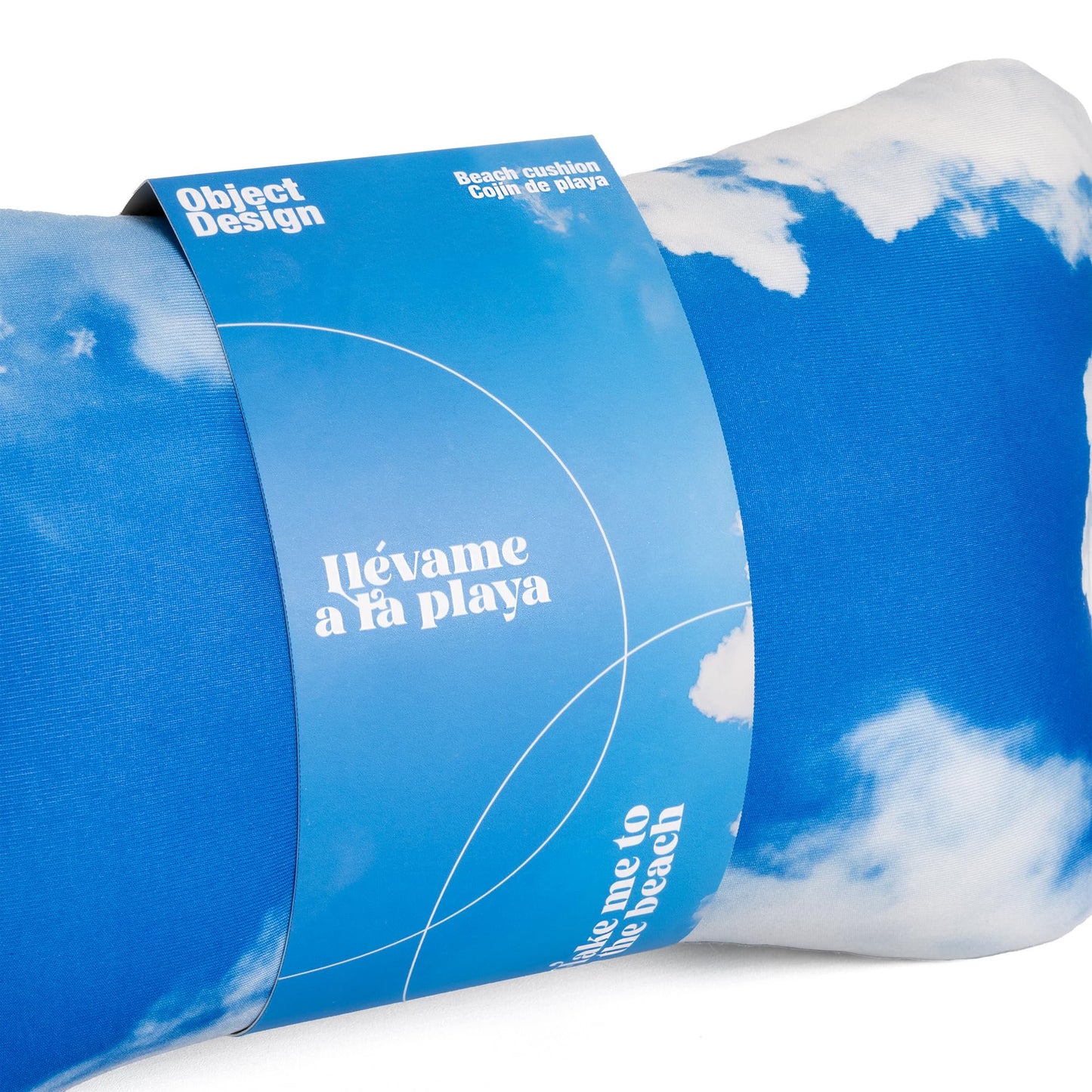 Cushion Beach Sky – Soft Sky-Tone Decorative Throw Pillow for Serene Home Décor