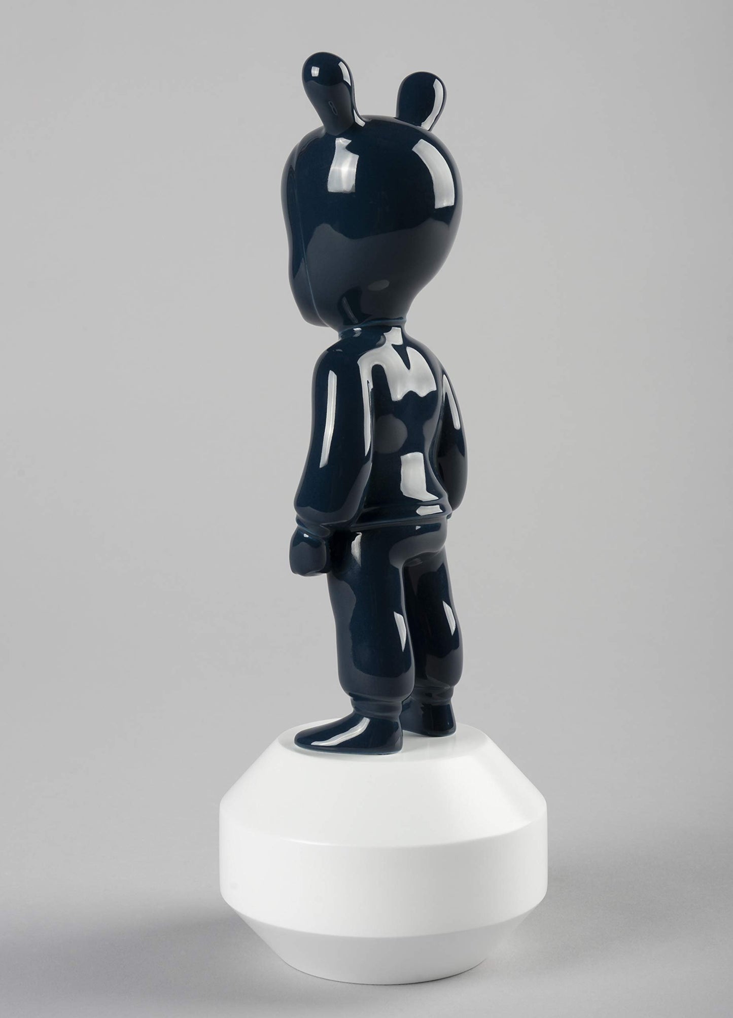 LLADRÓ The Dark Blue Guest Figurine. Small Model. Porcelain The Guest Figure.