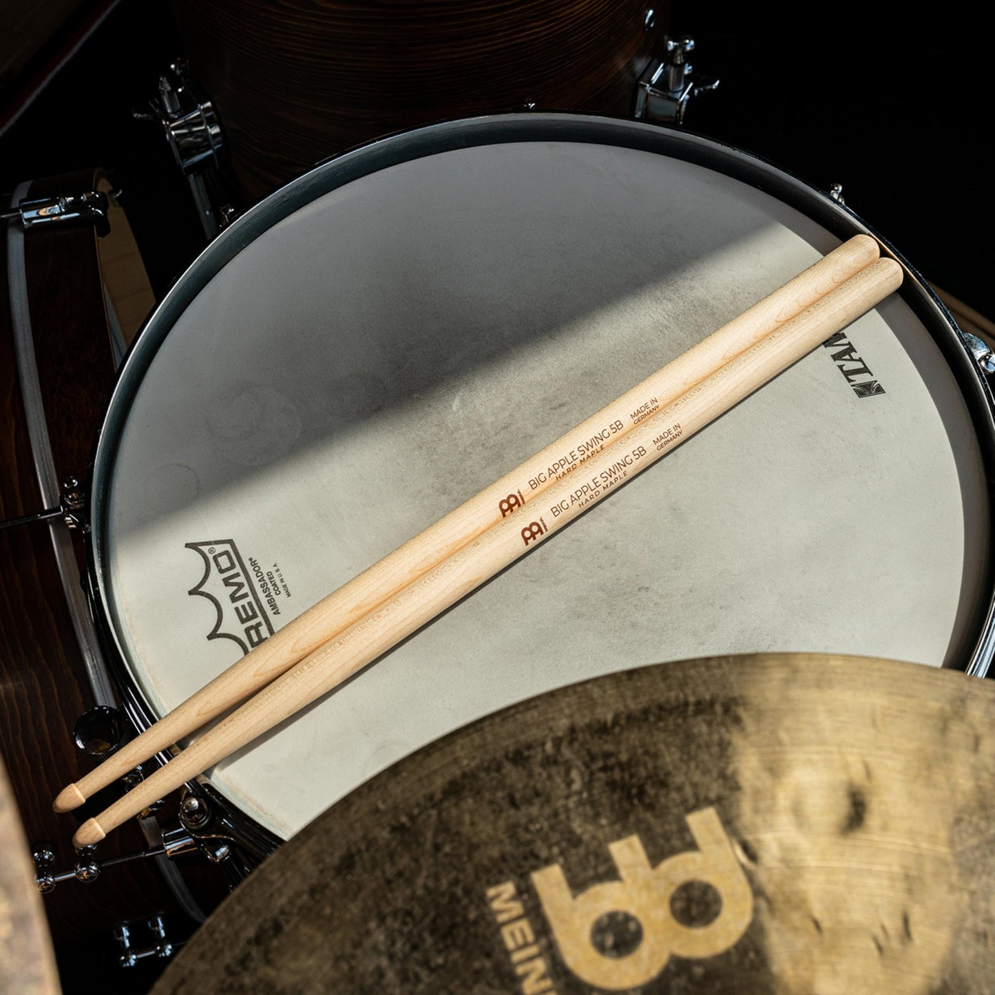 Meinl Stick & Brush Drumsticks, Big Apple Swing 5B — North American Light Maple with Small Acorn Shape Wood Tip — Made in Germany (SB124)