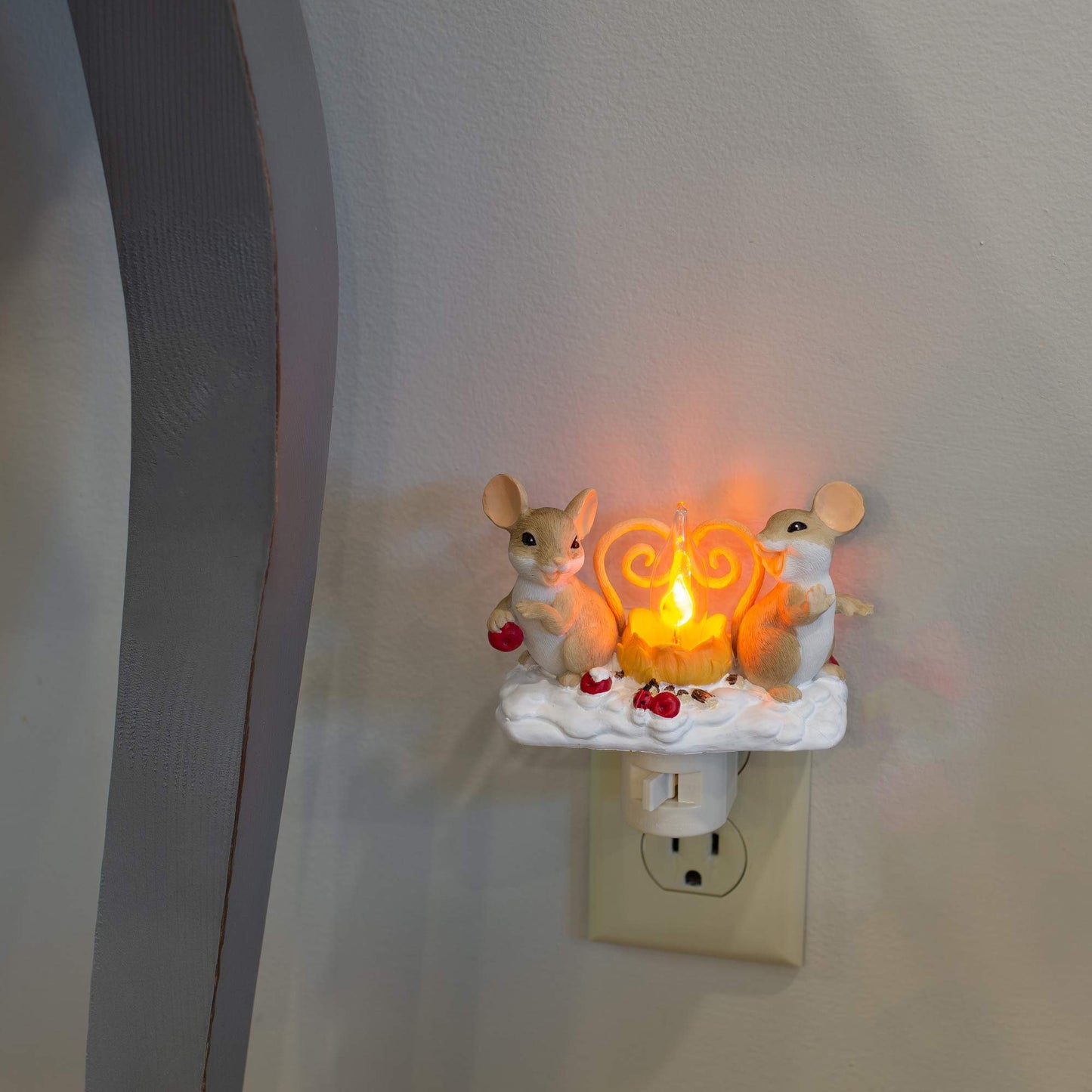Campfire Friendly Mice 5 inch Swivel Base Plug-in Flickering Nightlight