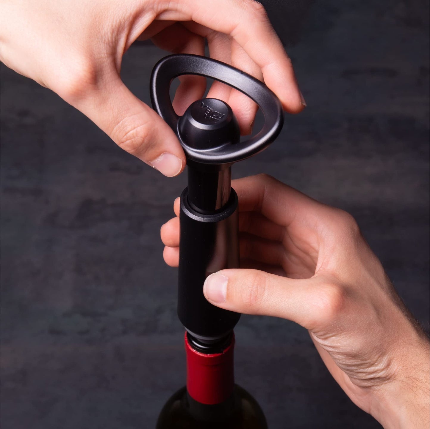 Vacu Vin Wine Saver Concerto - Black - Wine Stoppers for Bottles with Vacuum Pump - Reusable - Made in the Netherlands