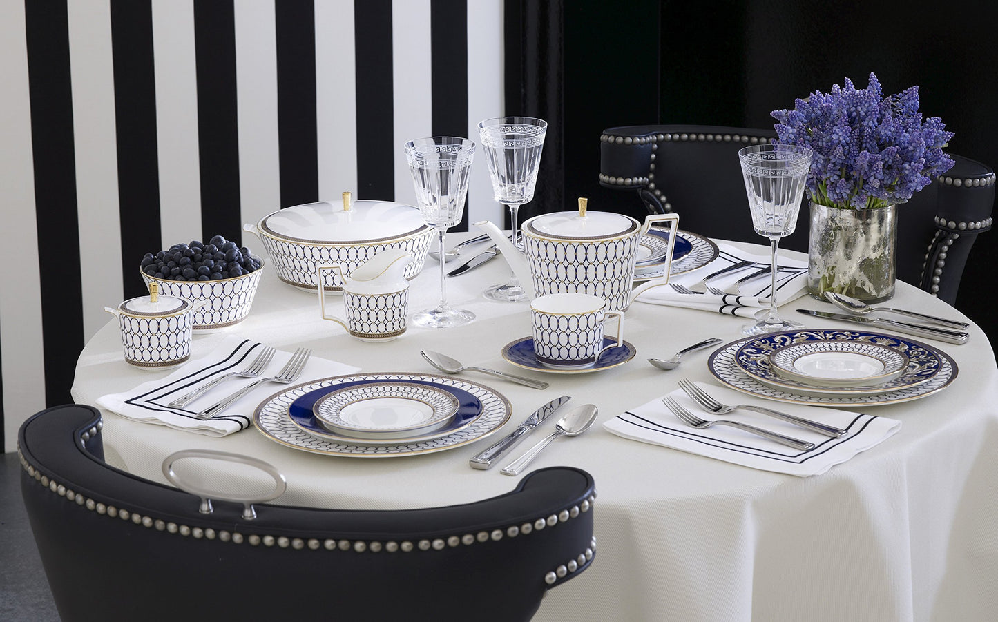 Wedgwood Renaissance Gold Oval Platter 13.75”