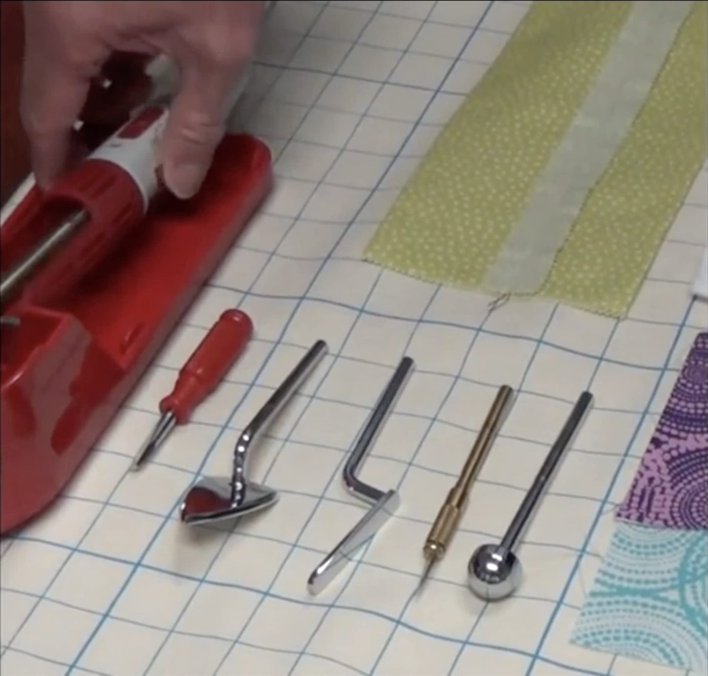 Clover Mini Iron II"The Adapter Set" for Sewing Quilting & Crafting #9101