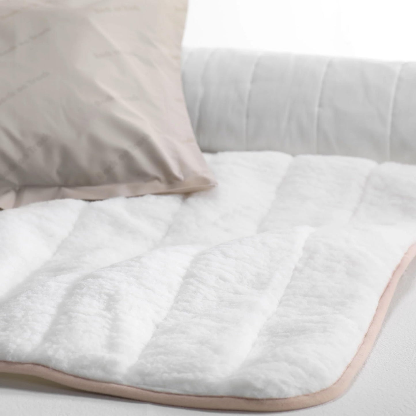 Back on Track Mattress Overlay Pad - Breathable Temperature-Regulating Mattress Protection Topper Cover