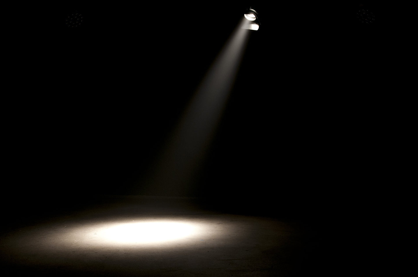 ADJ Products Encore FR150Z Lighting Fixture is Equipped with an 8" Fresnel Lens & Powered by a 130W LED Engine, Medium