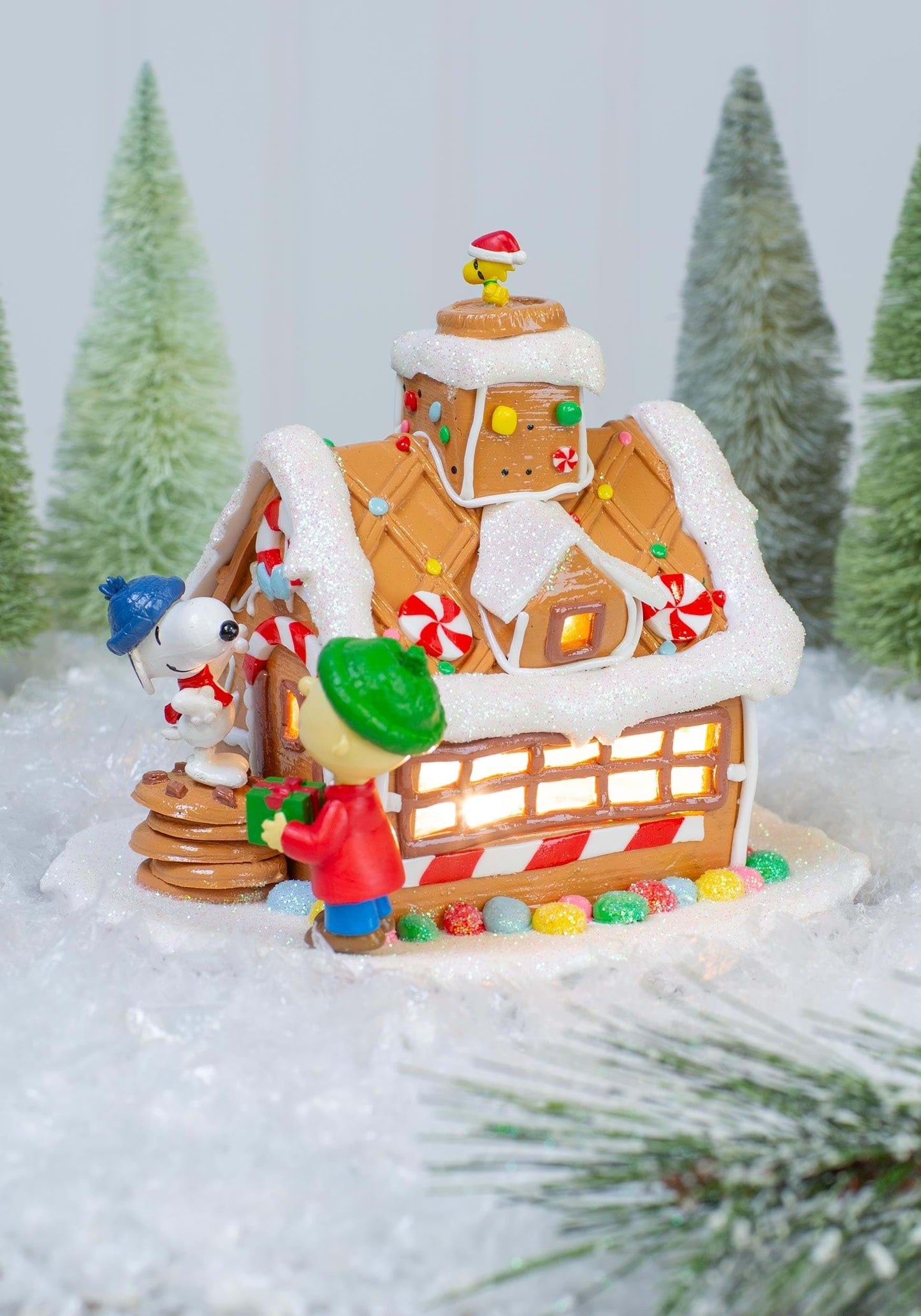 Peanuts Kurt Adler Battery-Operated LED Gingerbread House Table Piece
