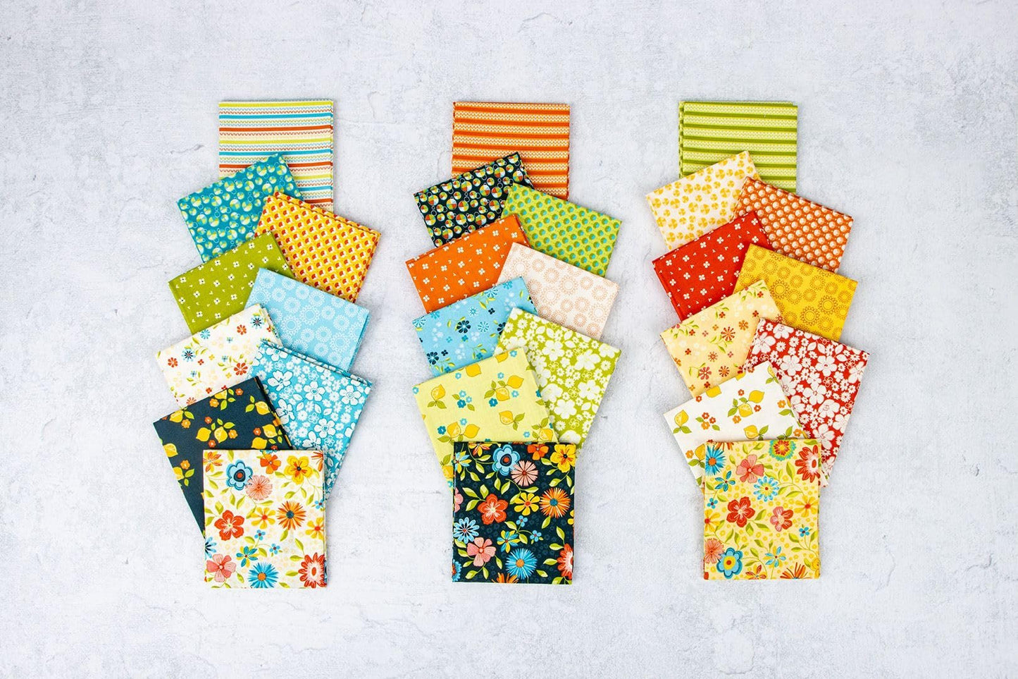 Sandy Gervais Here Comes The Sun 27 Fat Quarters Riley Blake Designs FQ-14810-27, Assorted