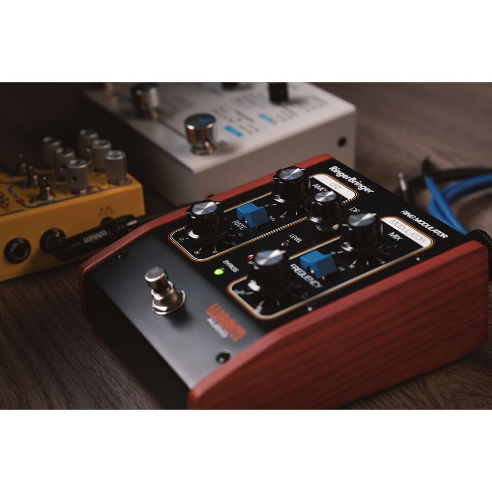 Warm Audio RingerBringer Pedal — Analog Ring Modulation Pedal With LFO, MOD, FREQ & RATE Controls