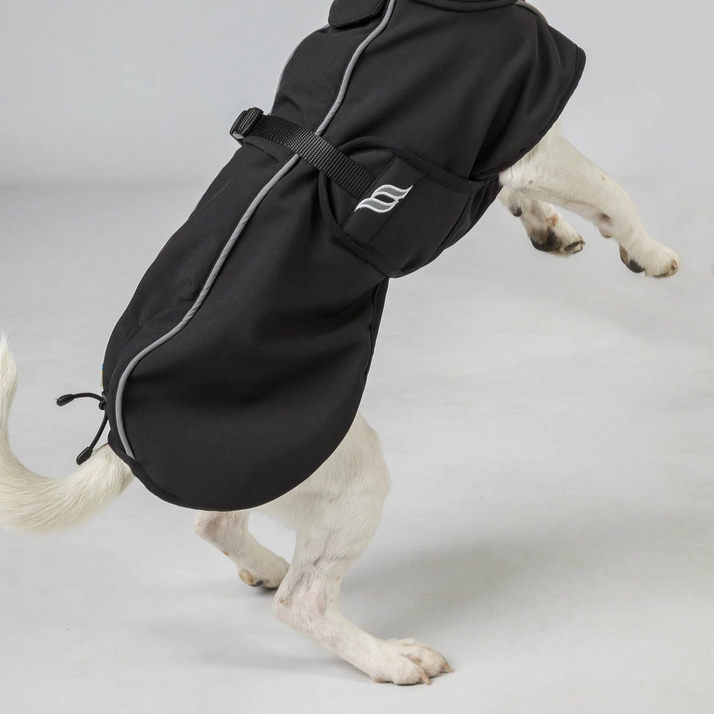 Back on Track Bark Therapeutic High Tail Set Dog Coat with Reflective Details for Safety - Ultimate Comfort & Protection for Active Dogs