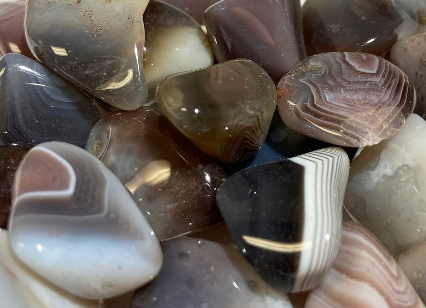Zentron Tumbled Grey Botswana Agate Gemstones in Velvet Bag (1/2 Pound)