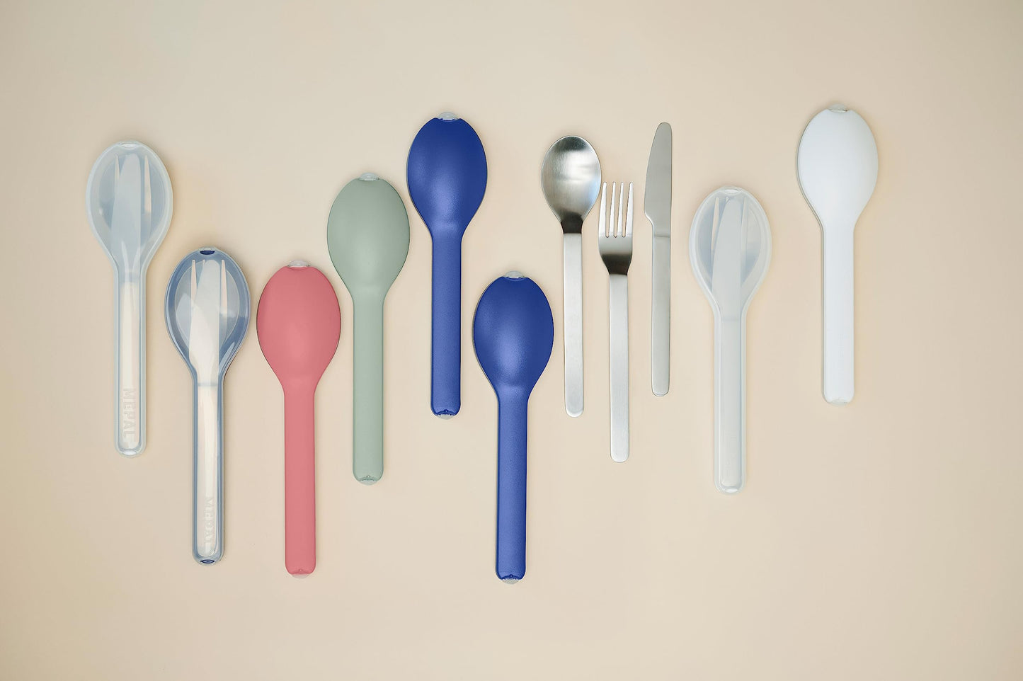 Mepal – Cutlery 3-Piece Set Ellipse – Cutlery Set On The Go - Consists of A Knife, Fork & Spoon - Cutlery Set with Travel Case – Stainless Steel - Vivid Mauve