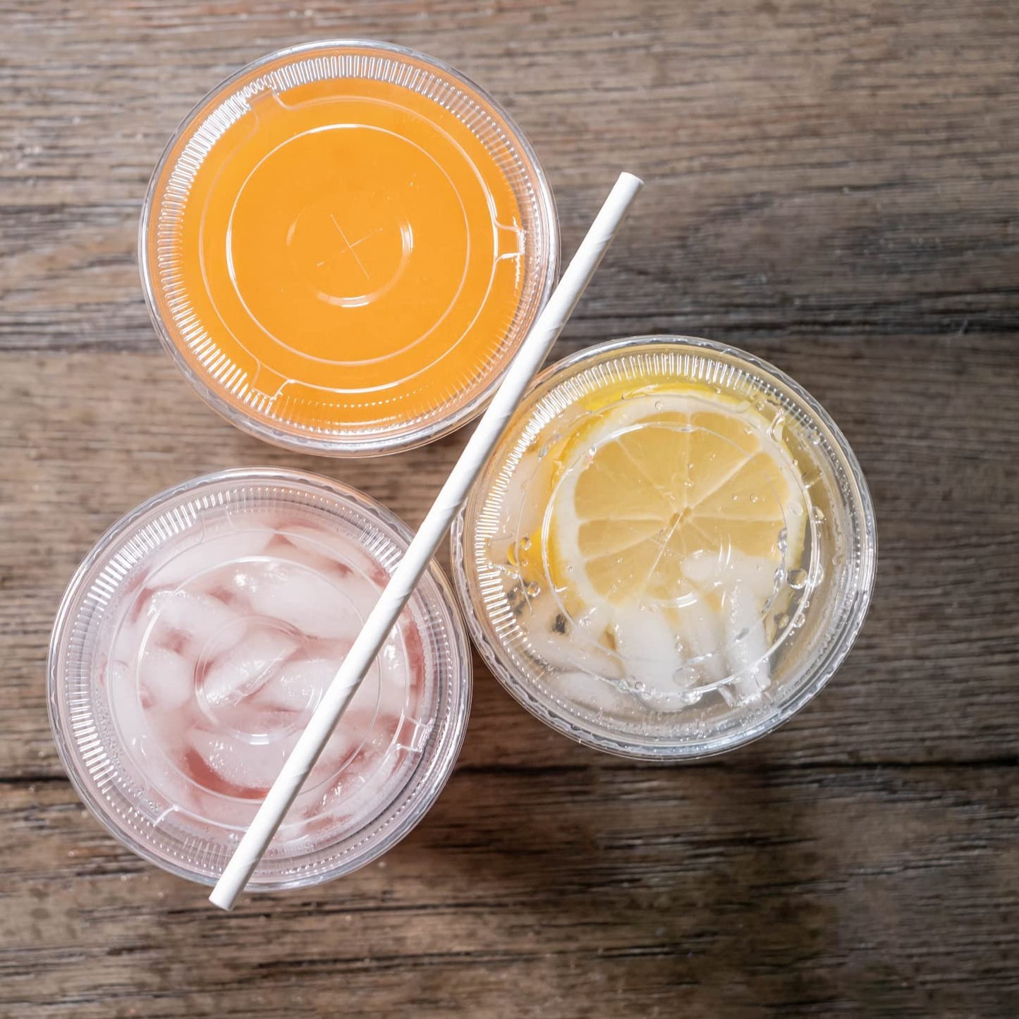 DHG PROFESSIONAL Disposable 20 oz Plastic Crystal Clear Cups with Flat Lids and Paper Straws - For Summary Beverage, Party, to-go