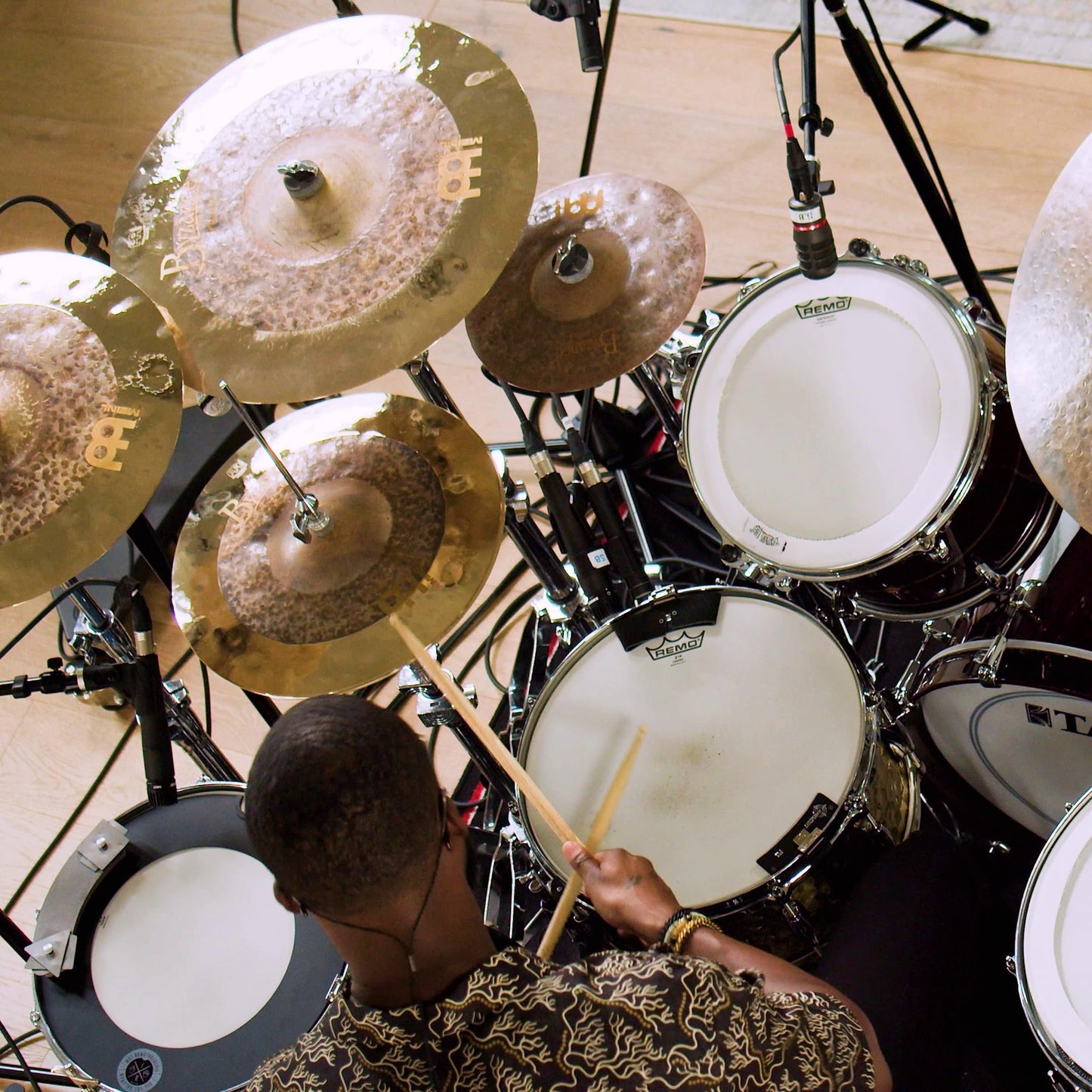 Meinl Cymbals Byzance 14" Dual Hihats, Pair — Made in Turkey — Hand Hammered B20 Bronze, 2-Year Warranty, B14DUH