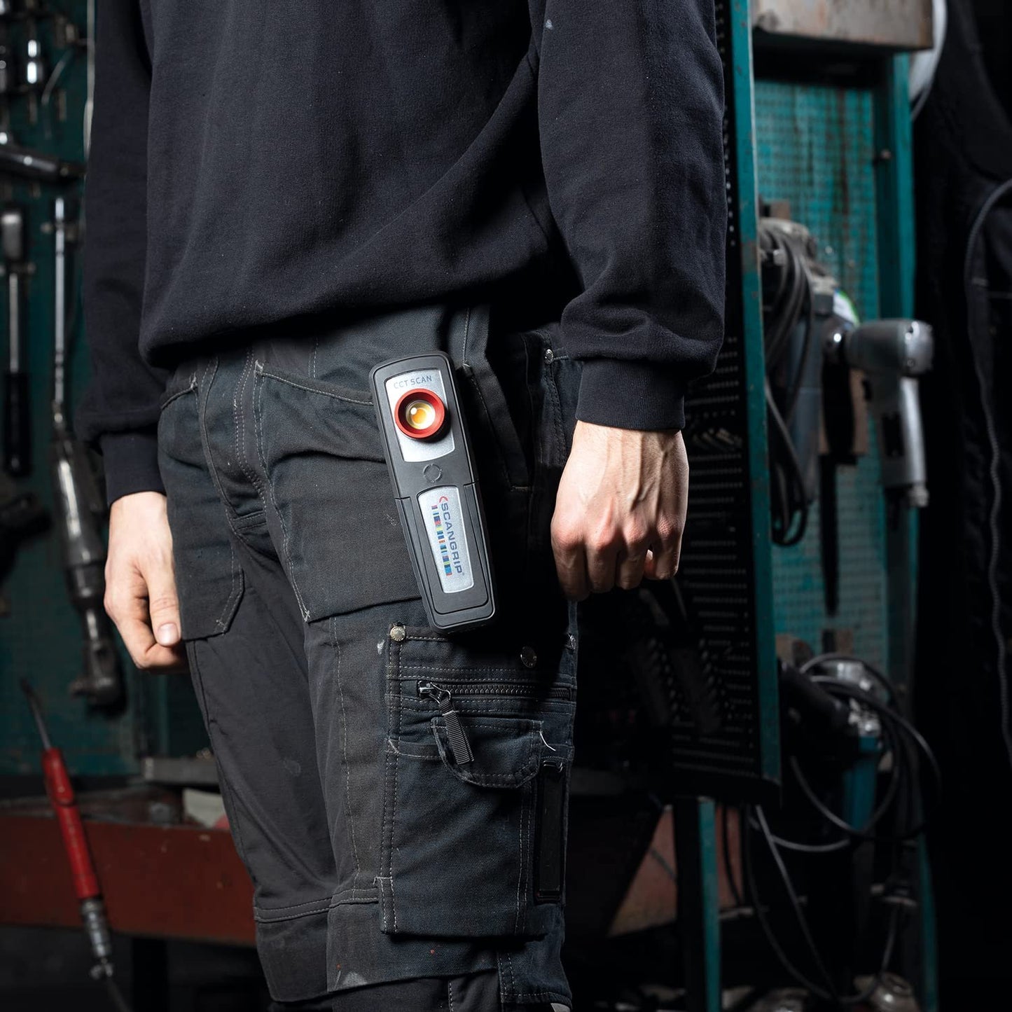 SCANGRIP SUNMATCH 4, Rechargeable Handheld LED Work Light for Detailing and Color Match, 500 Lumen, Stepless CCT Scan 2500K to 6500K, Built in Magnet and Pocket Clip, Waterproof (IP65), Diffuser