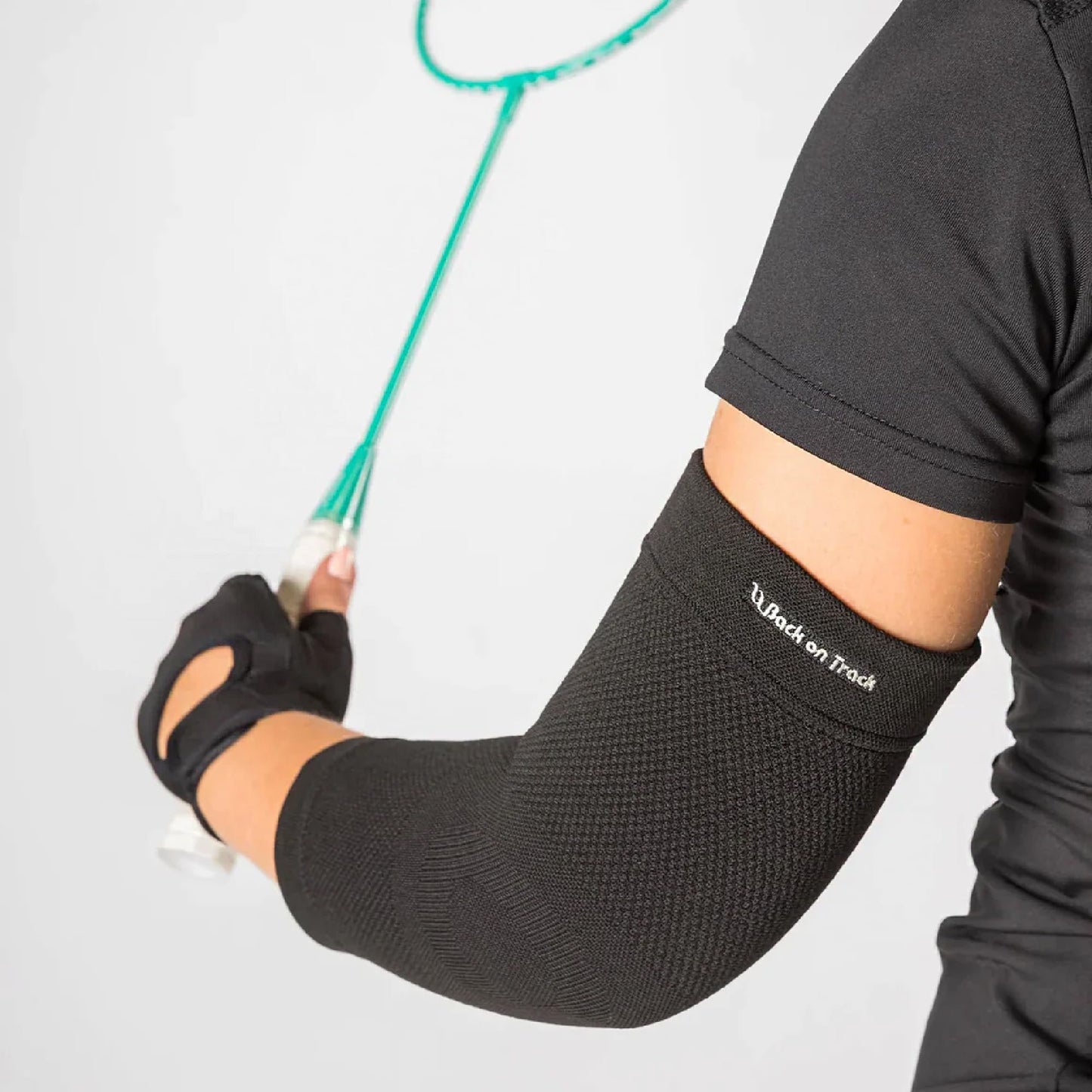 Back on Track Physio 4-Way Stretch Black Elbow Brace - Enhanced Recovery & Support for Tennis, Golf, Training, Work and Daily Activities