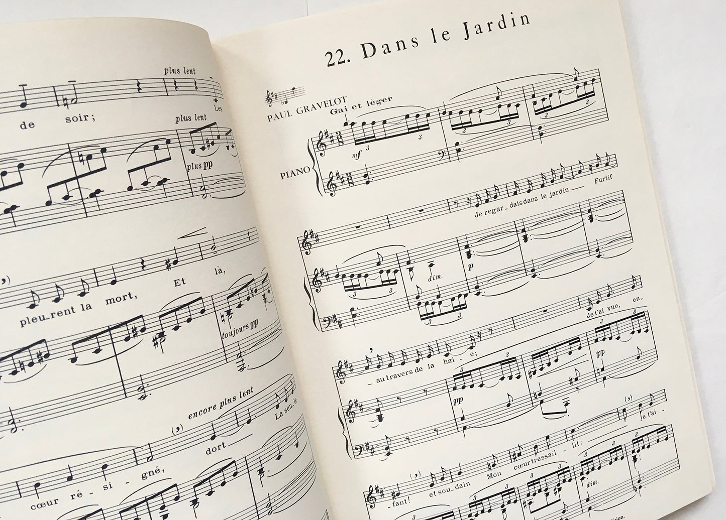 Debussy: 43 Songs for Voice and Piano (Low and Medium) (No. 1136)