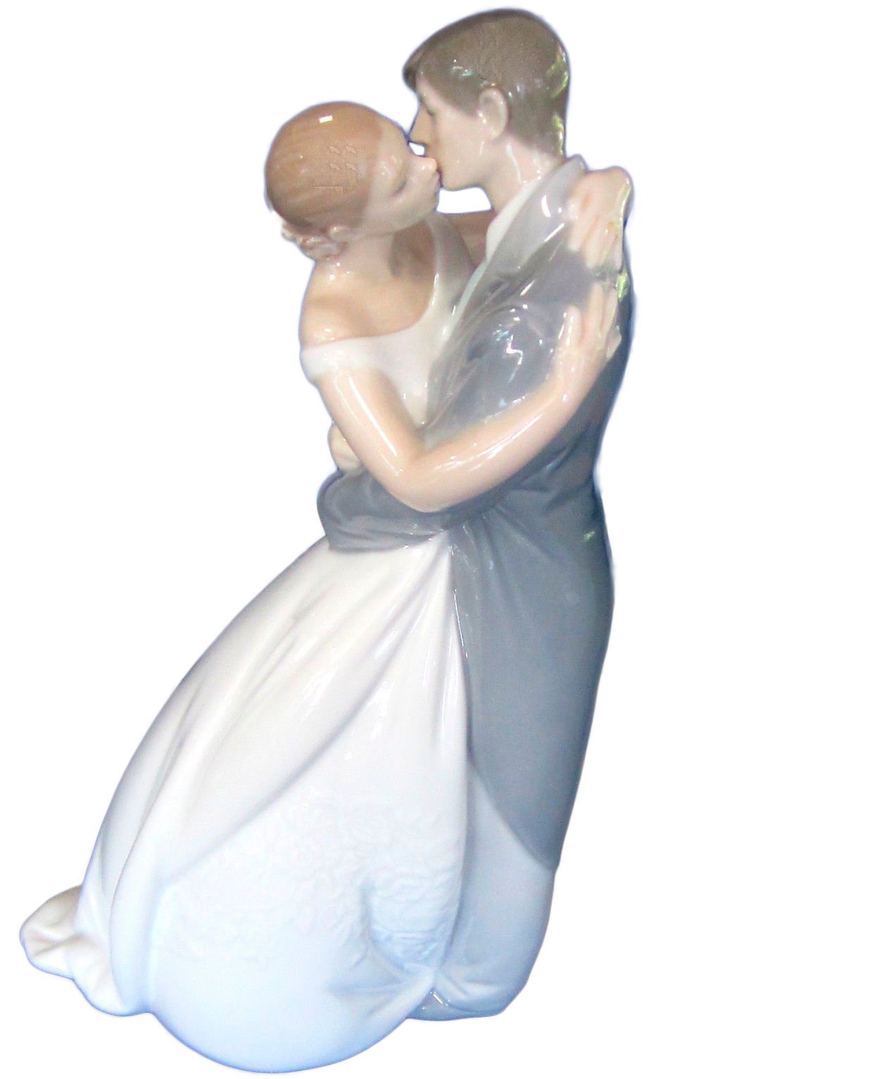 Nao figurine by Lladro 02001613 A Kiss Forever 1613- Beautiful porcelain statue -Bride with a long dress, Groom, Kissing Couple, Nice, Elegant, Romantic ,Wedding gift collectibles new