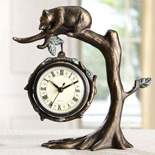 Anecdotal Aardvark Bear up a Tree Deskclock