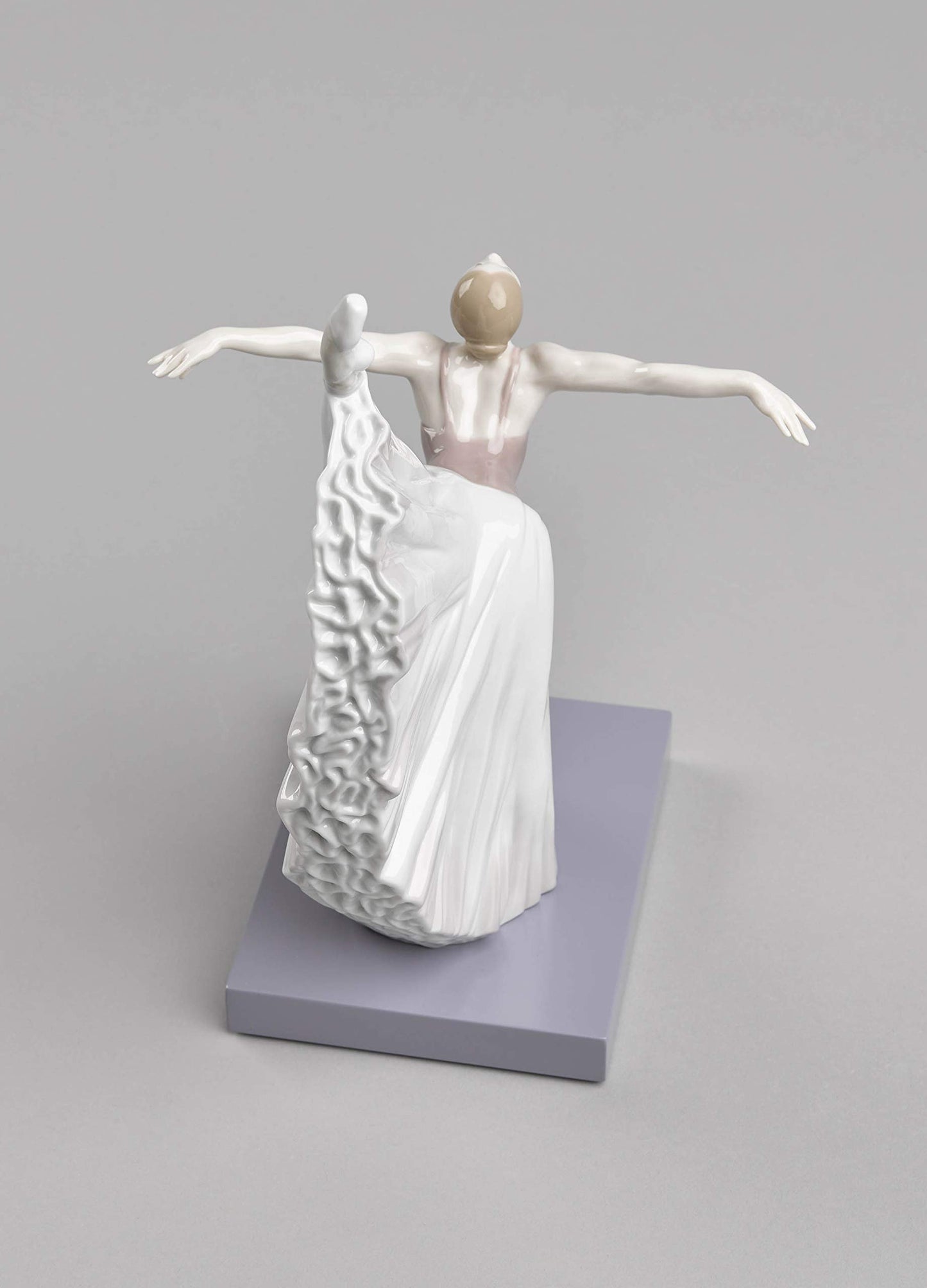 LLADRÓ Giselle Arabesque Ballet Figurine. Porcelain Ballerina Figure.