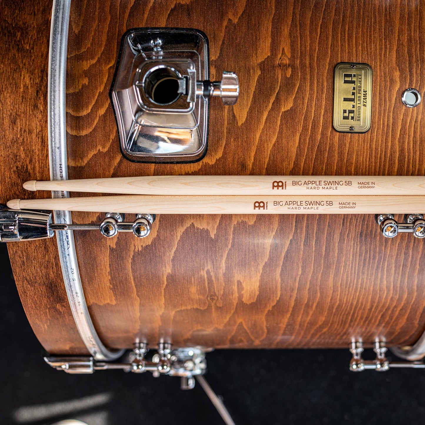 Meinl Stick & Brush Drumsticks, Big Apple Swing 5B — North American Light Maple with Small Acorn Shape Wood Tip — Made in Germany (SB124)