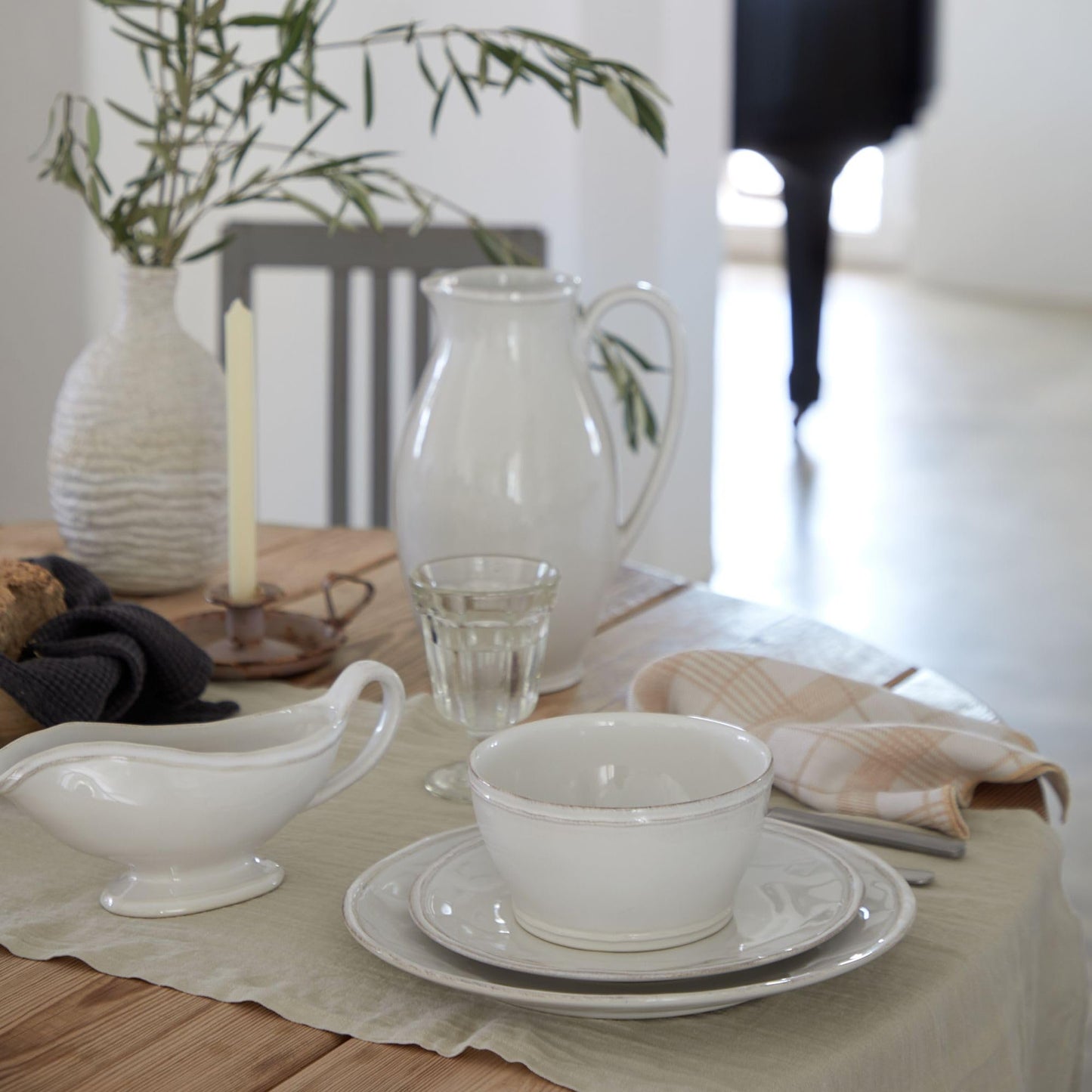 Casafina Ceramic Stoneware - Fontana Collection | Microwave & Dishwasher Safe Dinnerware | Food Safe Glazing | Restaurant Quality Tableware