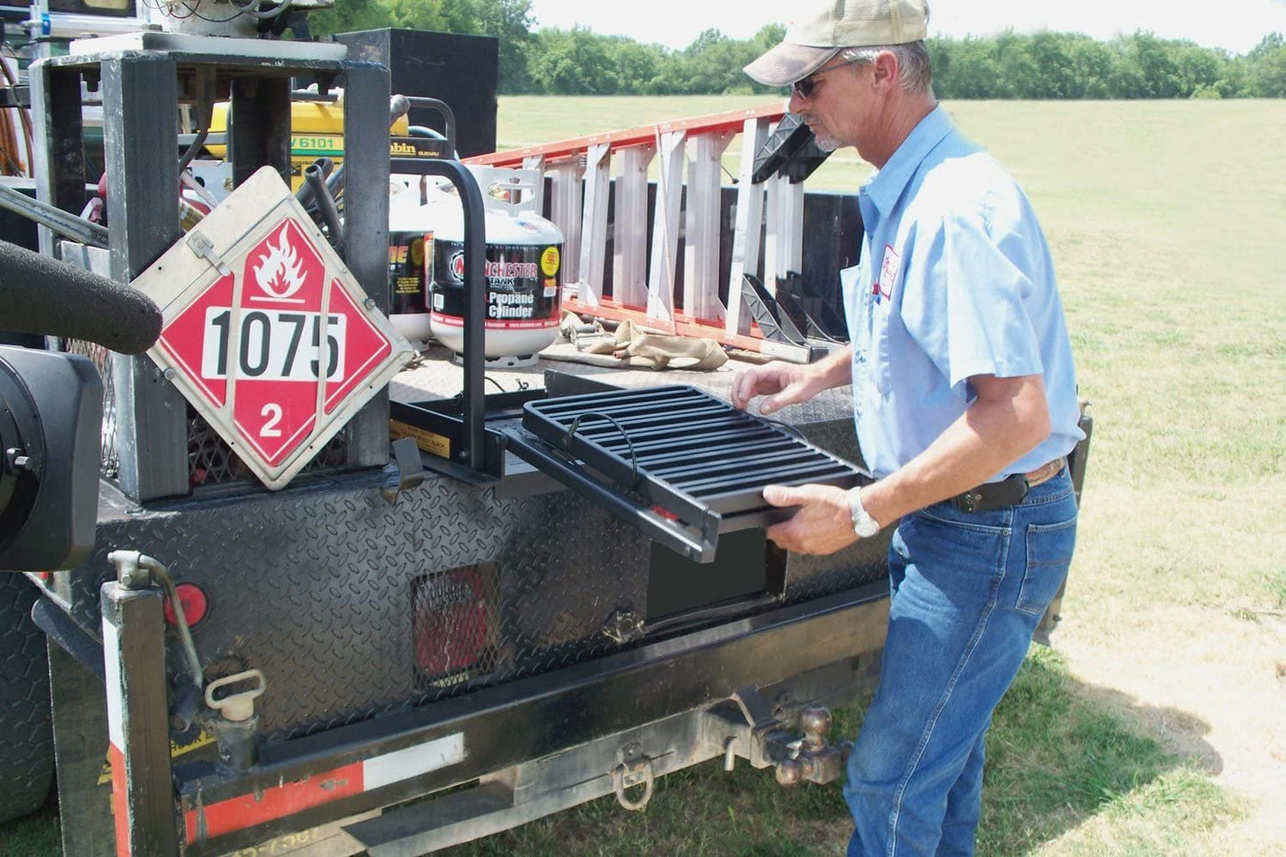 Great Day Truck N' Buddy Folding Tailgate Step/Seat Platform for Work Flatbed Trucks and Equipment Trailers - 300 lbs Weight Capacity - Black Powder-Coated Finish, TNB2000B