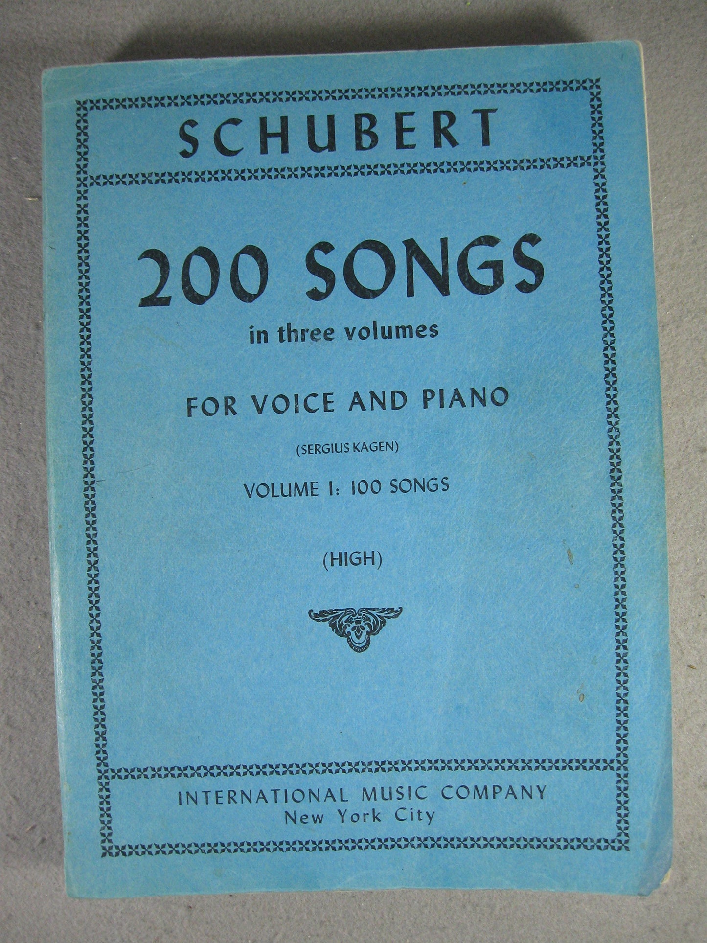 200 Songs in Three Volumes For Voice and Piano, Volume 1: 100 Songs (High)