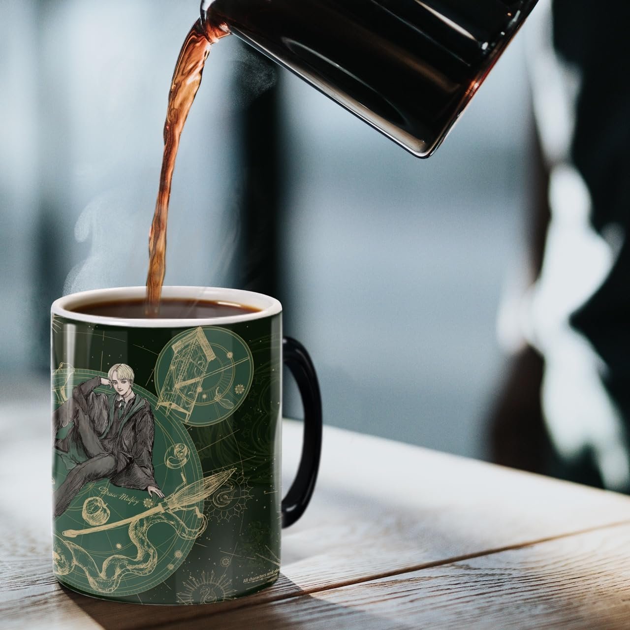 Morphing Mugs Harry Potter - Holiday Magic - One 11 oz Color Changing Ceramic Mug – Image Revealed When HOT Liquid Is Added!