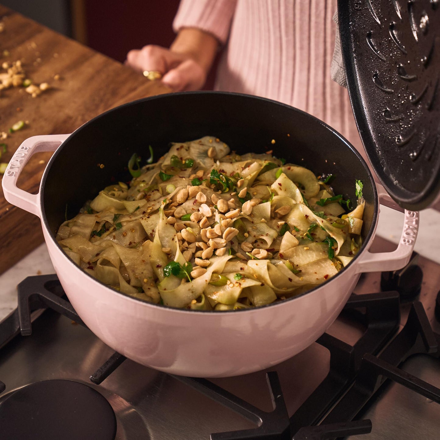 Staub Cast Iron Essential French Oven, Dutch Oven, 5-quart, serves 5-6, Made in France
