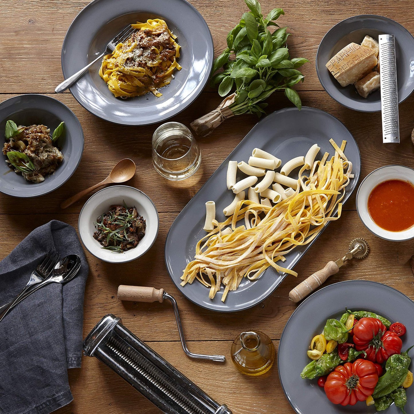 Royal Doulton Exclusively for Gordon Ramsay Union Street Café Grey 16- Piece Set