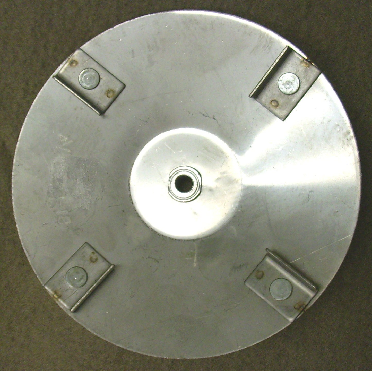 Ultramatic Feeders 1/4" Deer Scatter Plate, 5" Round, Cupped, Stainless Steel & Aluminum, Motor Mount