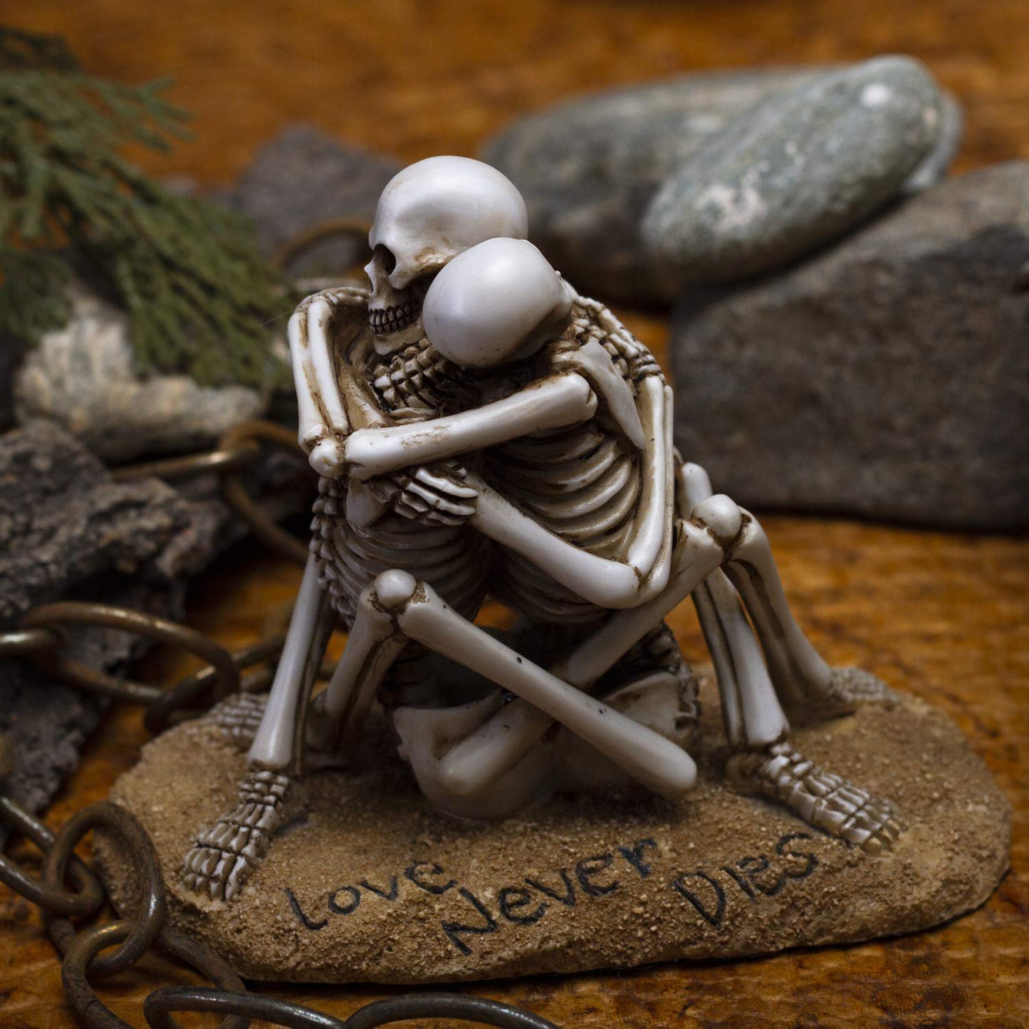 Pacific Giftware Love Never Dies Couple Sharing an Intimate Hug Resin Collectible Figurine