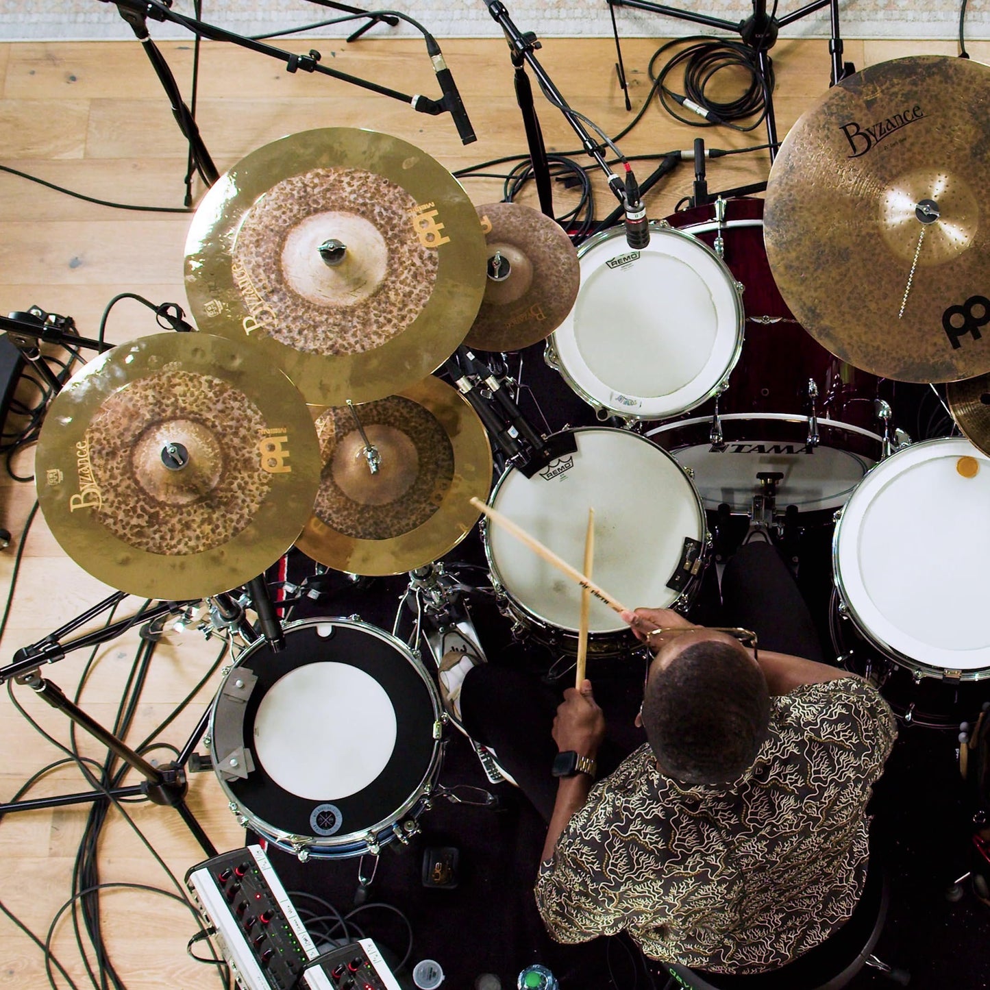 Meinl Cymbals Byzance 14" Dual Hihats, Pair — Made in Turkey — Hand Hammered B20 Bronze, 2-Year Warranty, B14DUH
