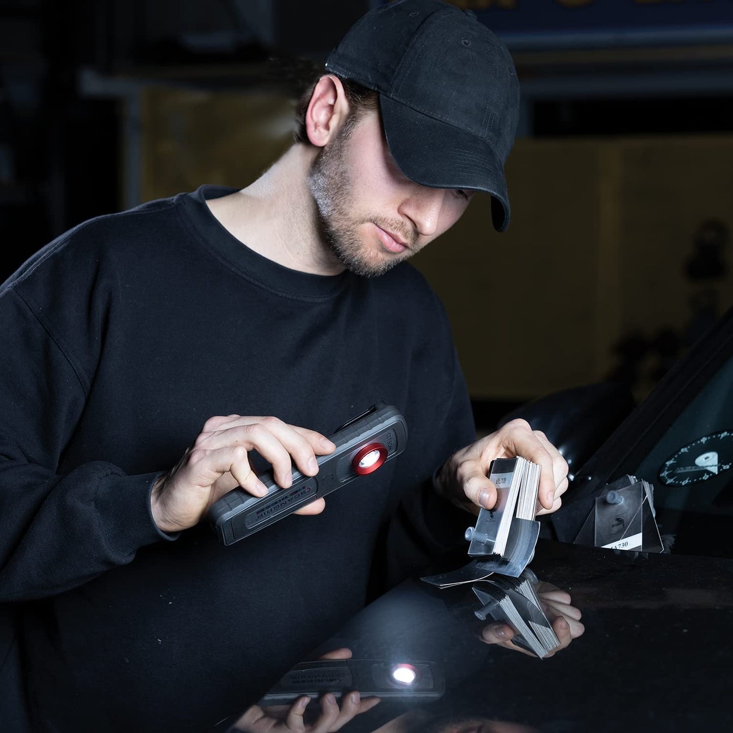 SCANGRIP SUNMATCH 4, Rechargeable Handheld LED Work Light for Detailing and Color Match, 500 Lumen, Stepless CCT Scan 2500K to 6500K, Built in Magnet and Pocket Clip, Waterproof (IP65), Diffuser