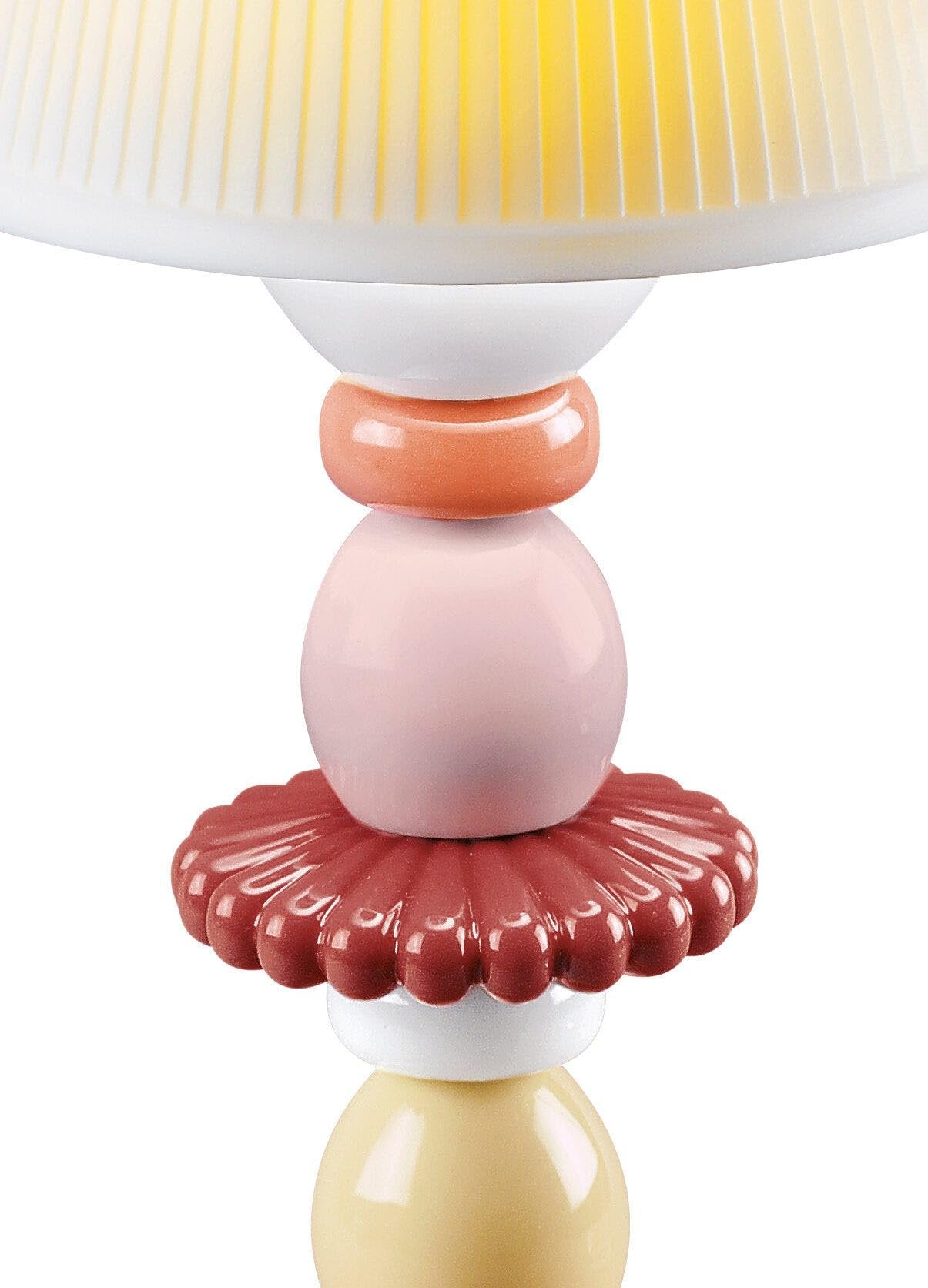 LLADRÓ Lotus Firefly Table Lamp. Coral