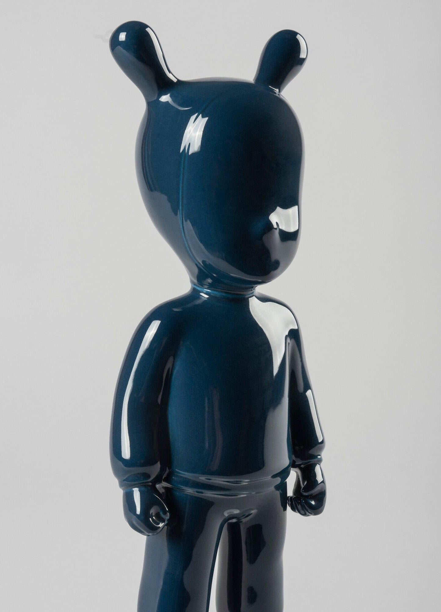 LLADRÓ The Dark Blue Guest Figurine. Small Model. Porcelain The Guest Figure.