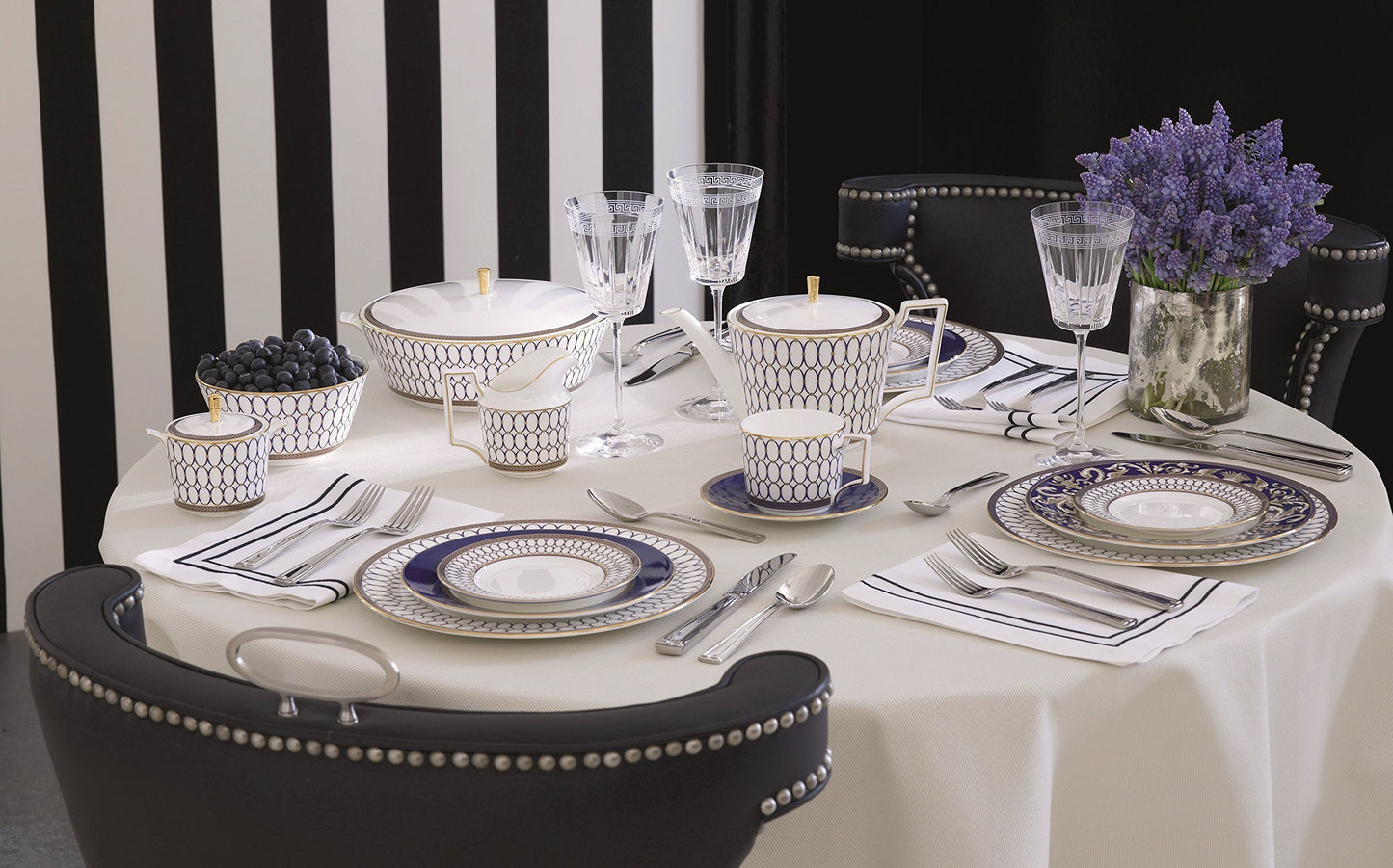 Wedgwood 5 Piece Bone China Place Setting, Renaissance Gold