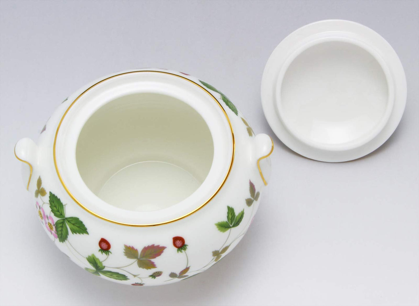 Wedgwood ワイルドストロベリービーカー デルフィ