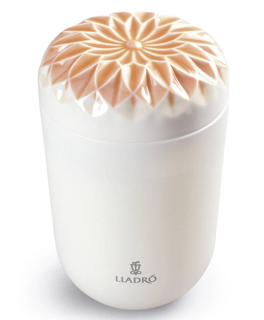 LLADRÓ Echoes of Nature Candle. Gardens of Valencia Scent. Porcelain Candle.