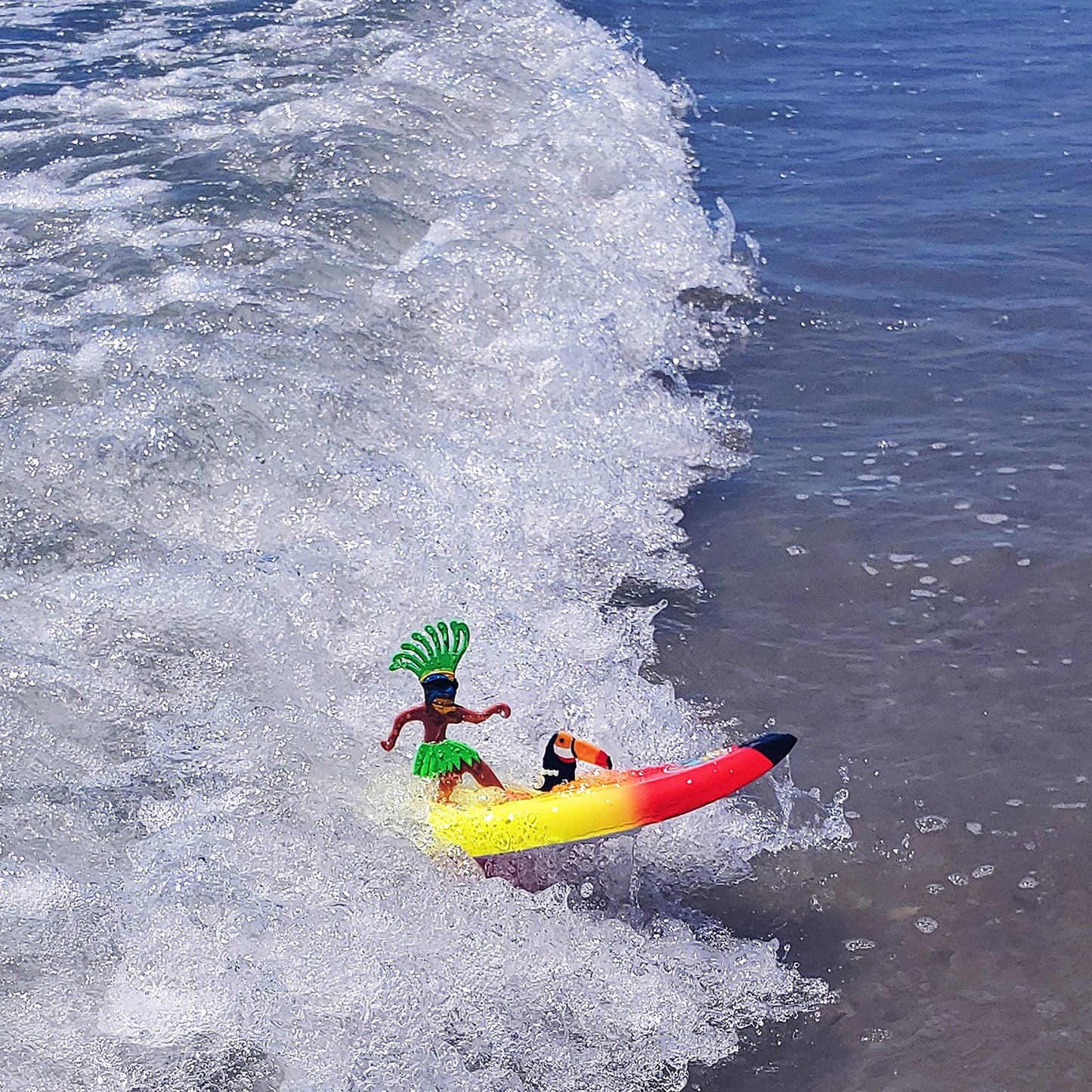 Surfer Dudes Legends & Surfer Pets Wave Powered Mini-Surfer, Pet and Surfboard Beach Toy