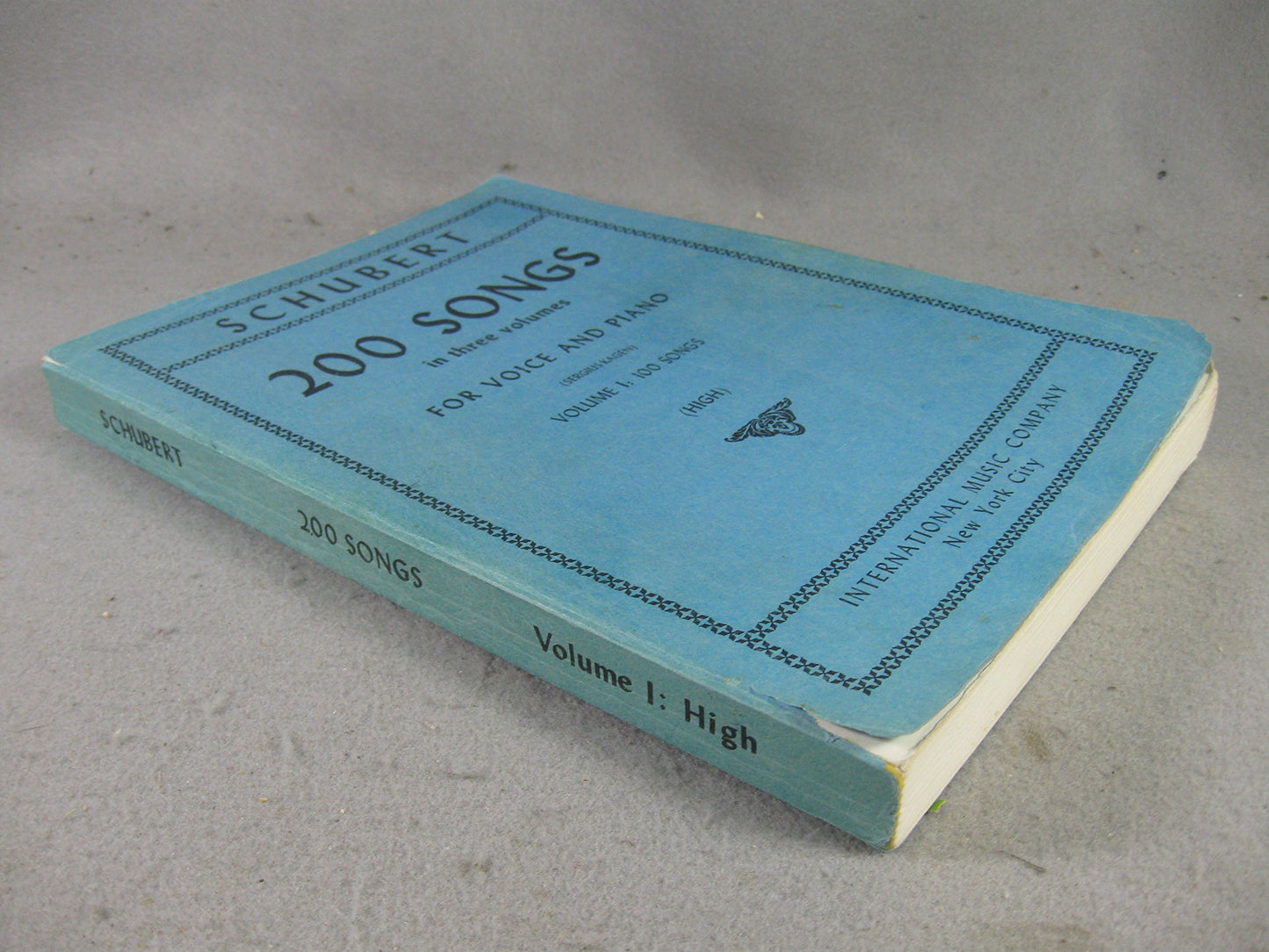 200 Songs in Three Volumes For Voice and Piano, Volume 1: 100 Songs (High)