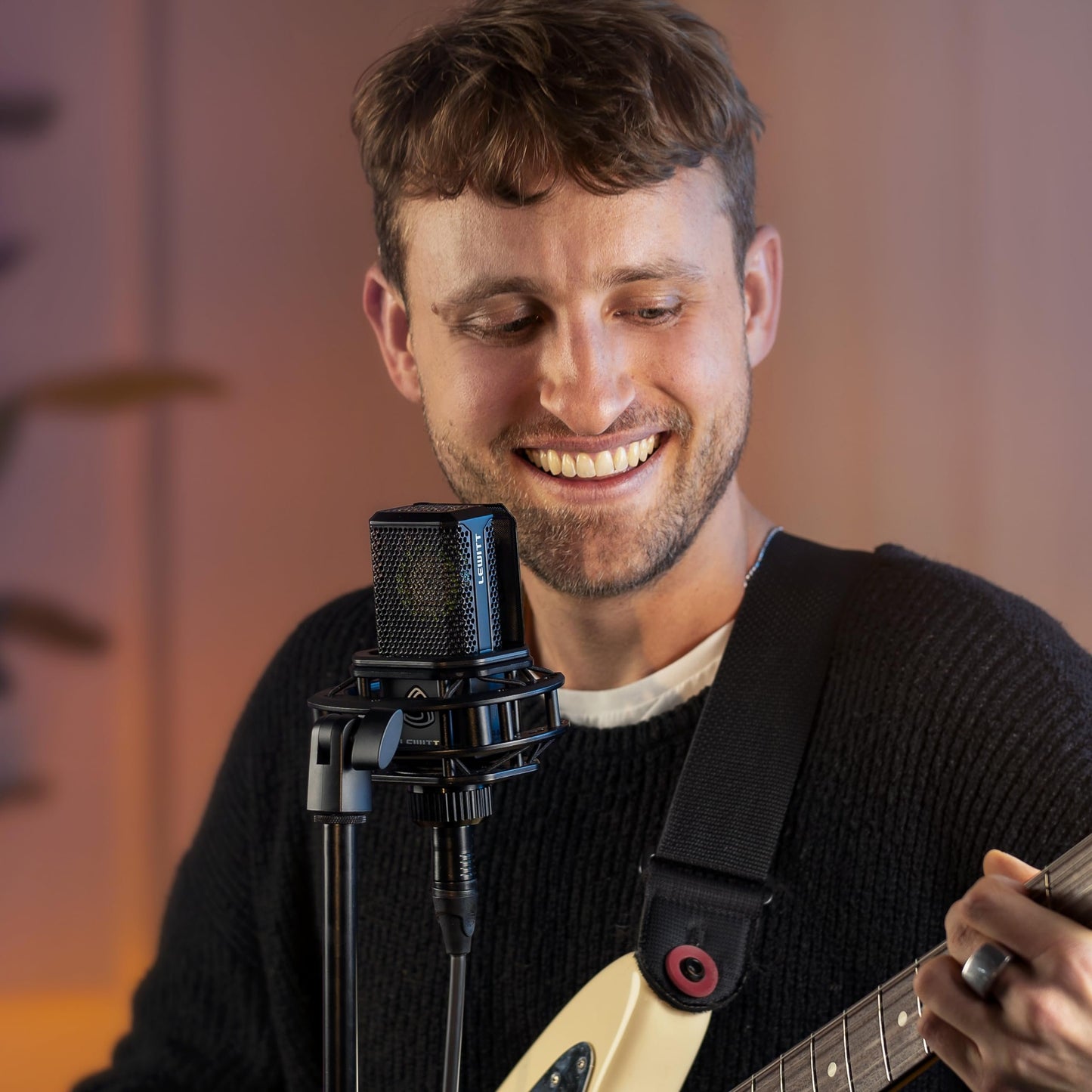 Lewitt RAY Microphone with Autofocus for Your Voice - Mute by Distance and Mute Button - for Podcasts, Streaming, Content and Music in Studio Quality - 1" Studio Condenser Capsule