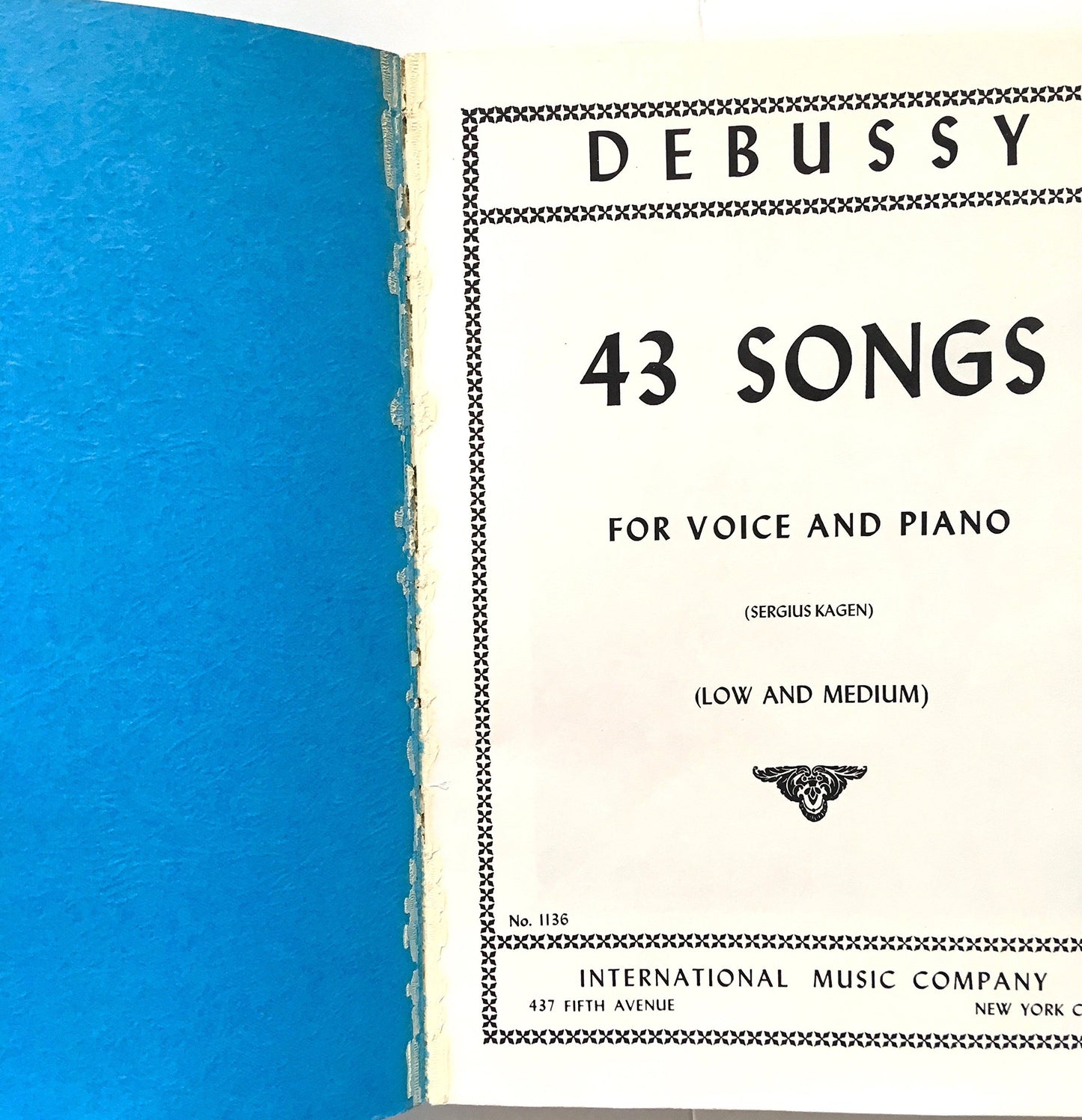 Debussy: 43 Songs for Voice and Piano (Low and Medium) (No. 1136)