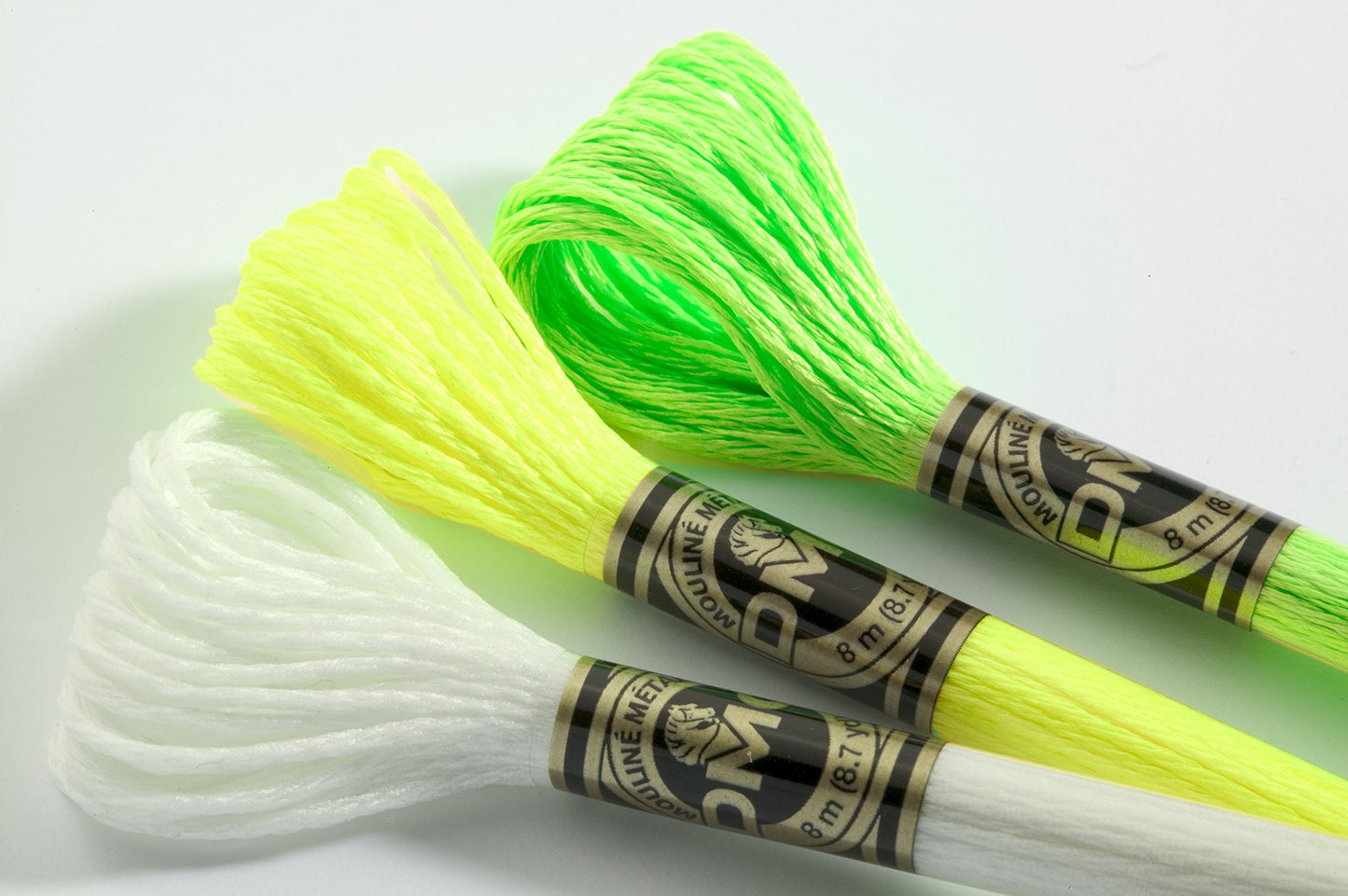 DMC Light Effects Embroidery Floss 8.7 Yards Light Gold 317W-E3821 (6-Pack)