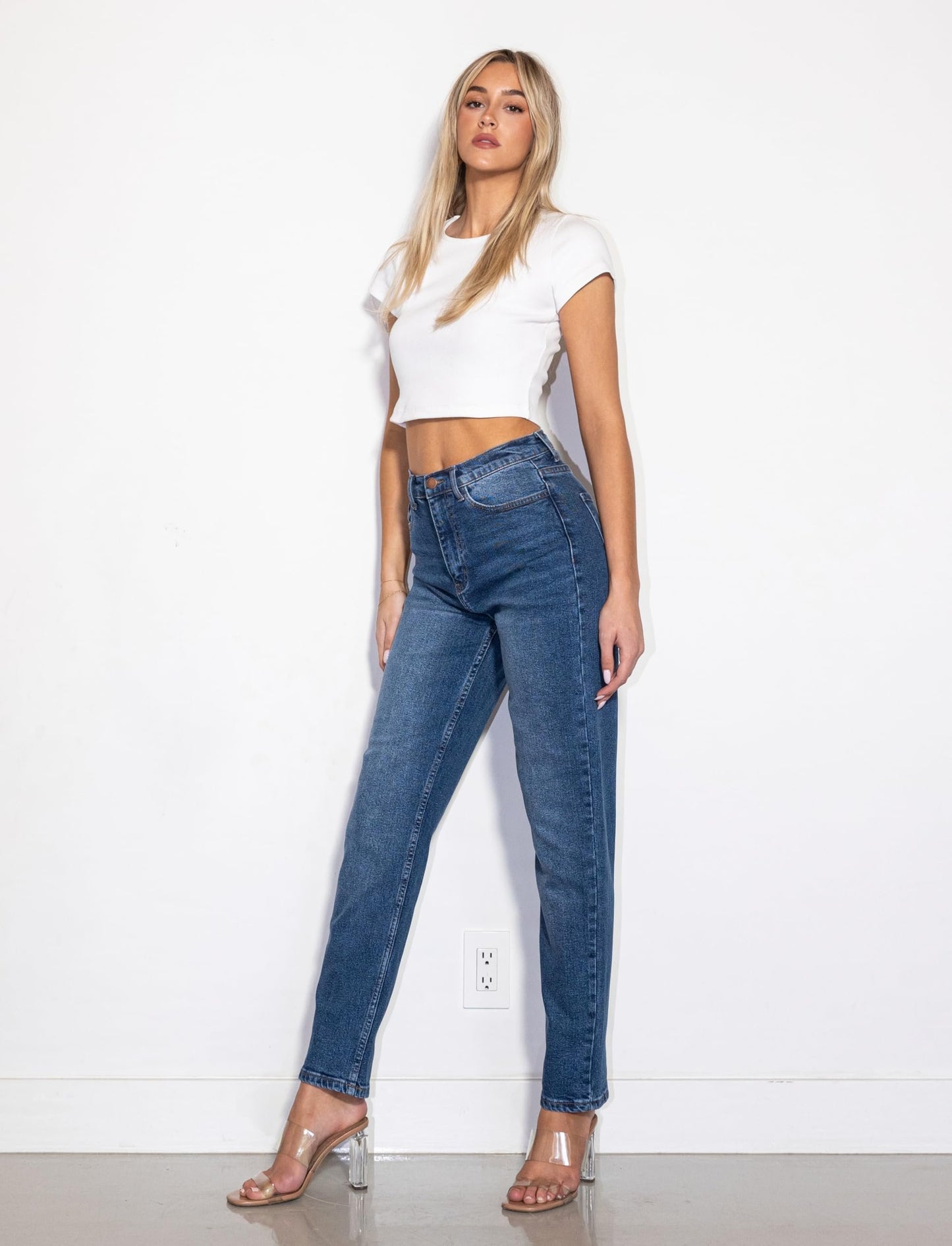 Vibrant Women’s Loose Mom Jeans – 90’s Vibe High Waisted Casual Rolled Hem Crop Stretch Denim Pants