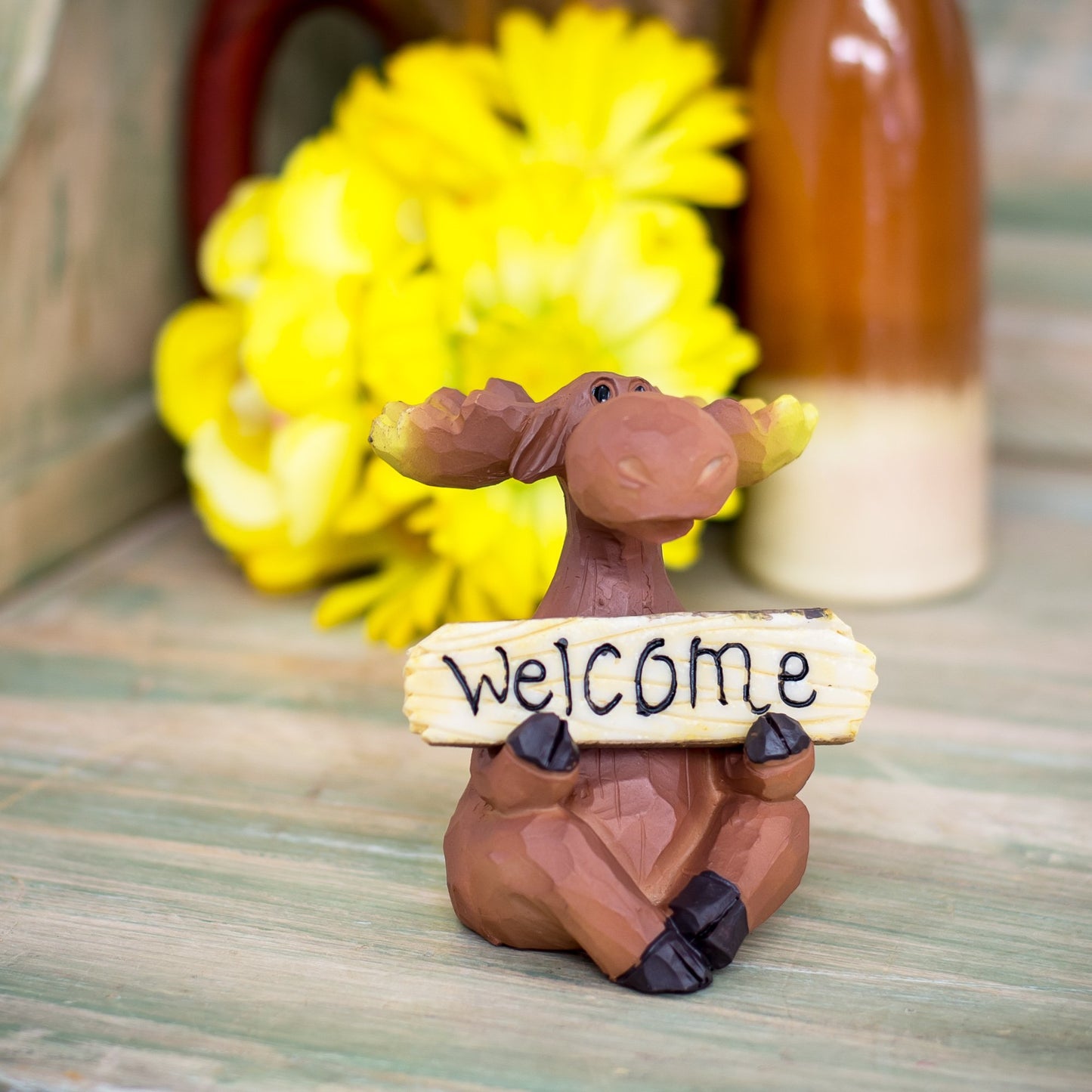 Slifka Sales Co. Moose with Welcome/Go Away Sign 3.5 x 3.5 x 4 Inch Resin Crafted Tabletop Figurine